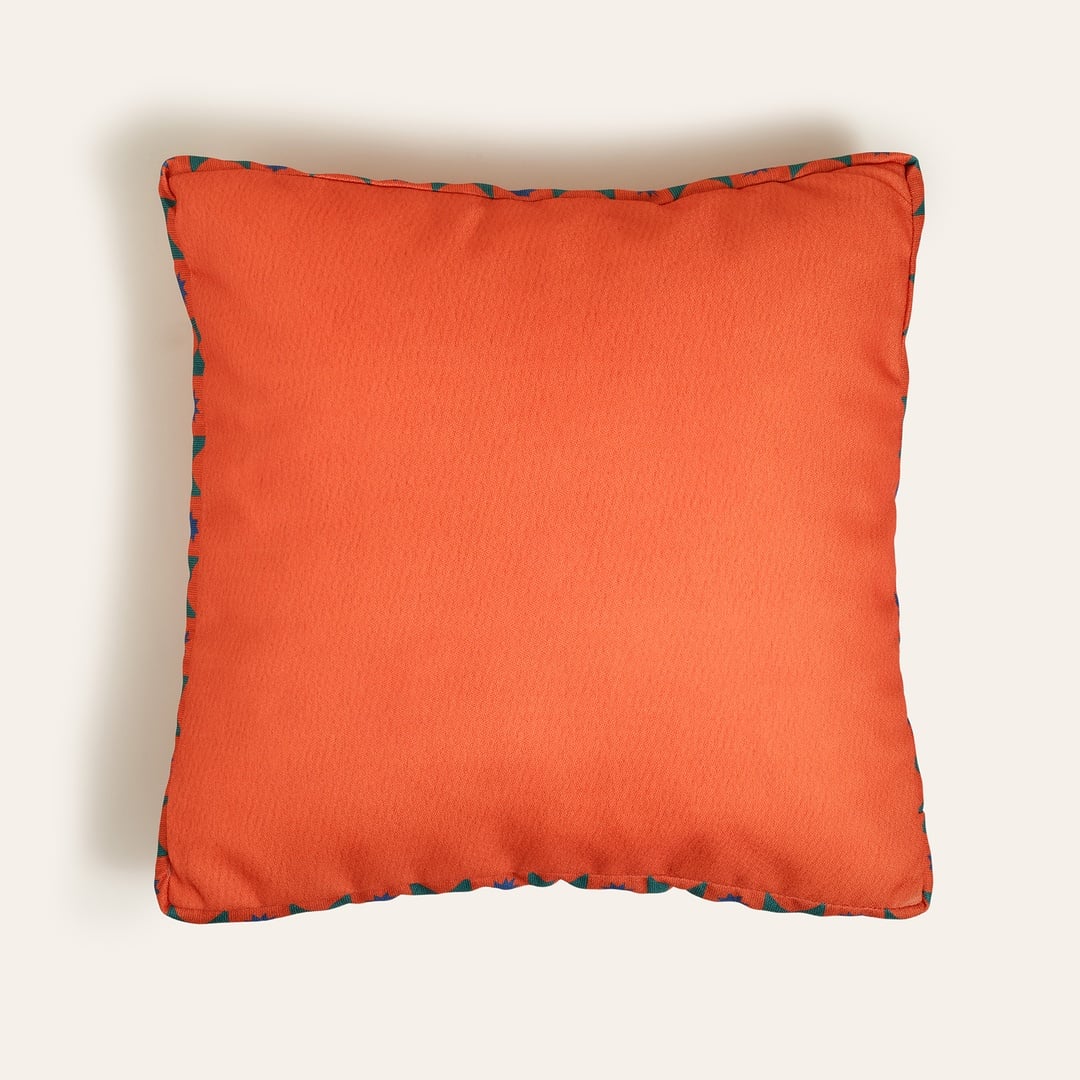 Nilüfer Dijital Baskılı Şeritli Polyester Dekoratif Kırlent 50x50 Cm Turuncu