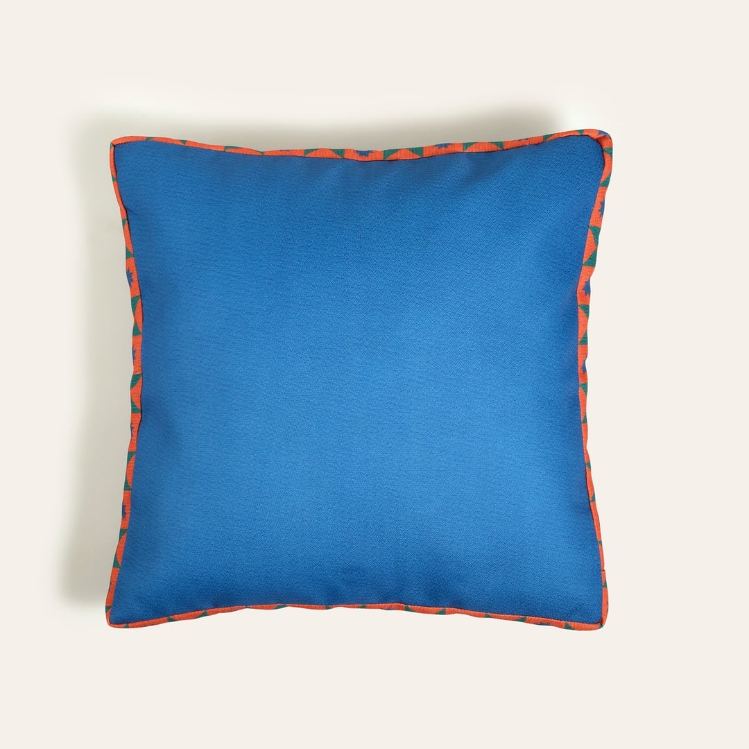 Nilüfer Dijital Baskılı Şeritli Polyester Dekoratif Kırlent 50x50 Cm Koyu Mavi