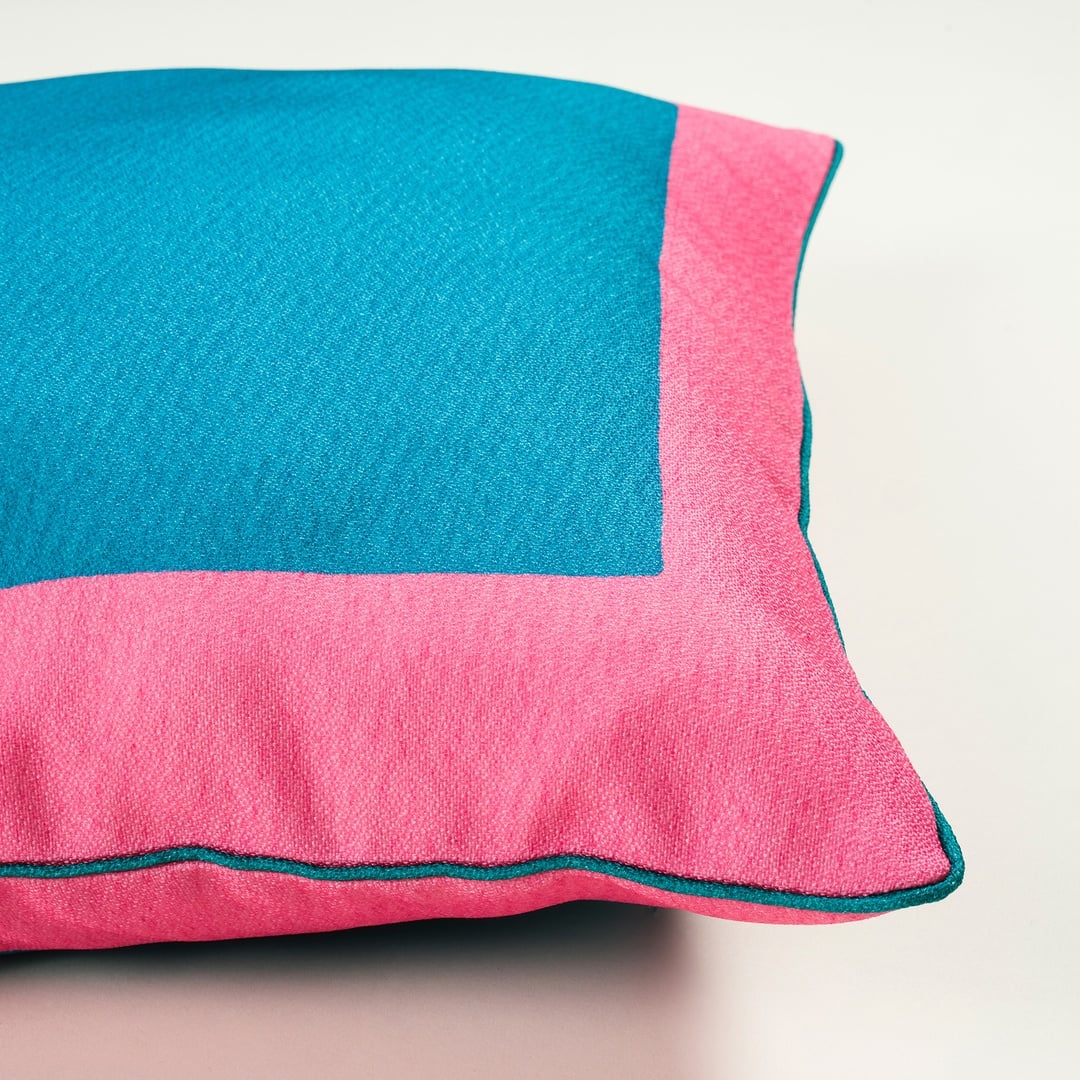 Nilüfer Dijital Baskılı Çerçeveli Polyester Dekoratif Kırlent 50x50 Cm Pembe - Yeşil