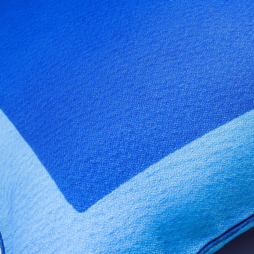 Nilüfer Dijital Baskılı Çerçeveli Polyester Dekoratif Kırlent 50x50 Cm Mavi - Koyu Mavi