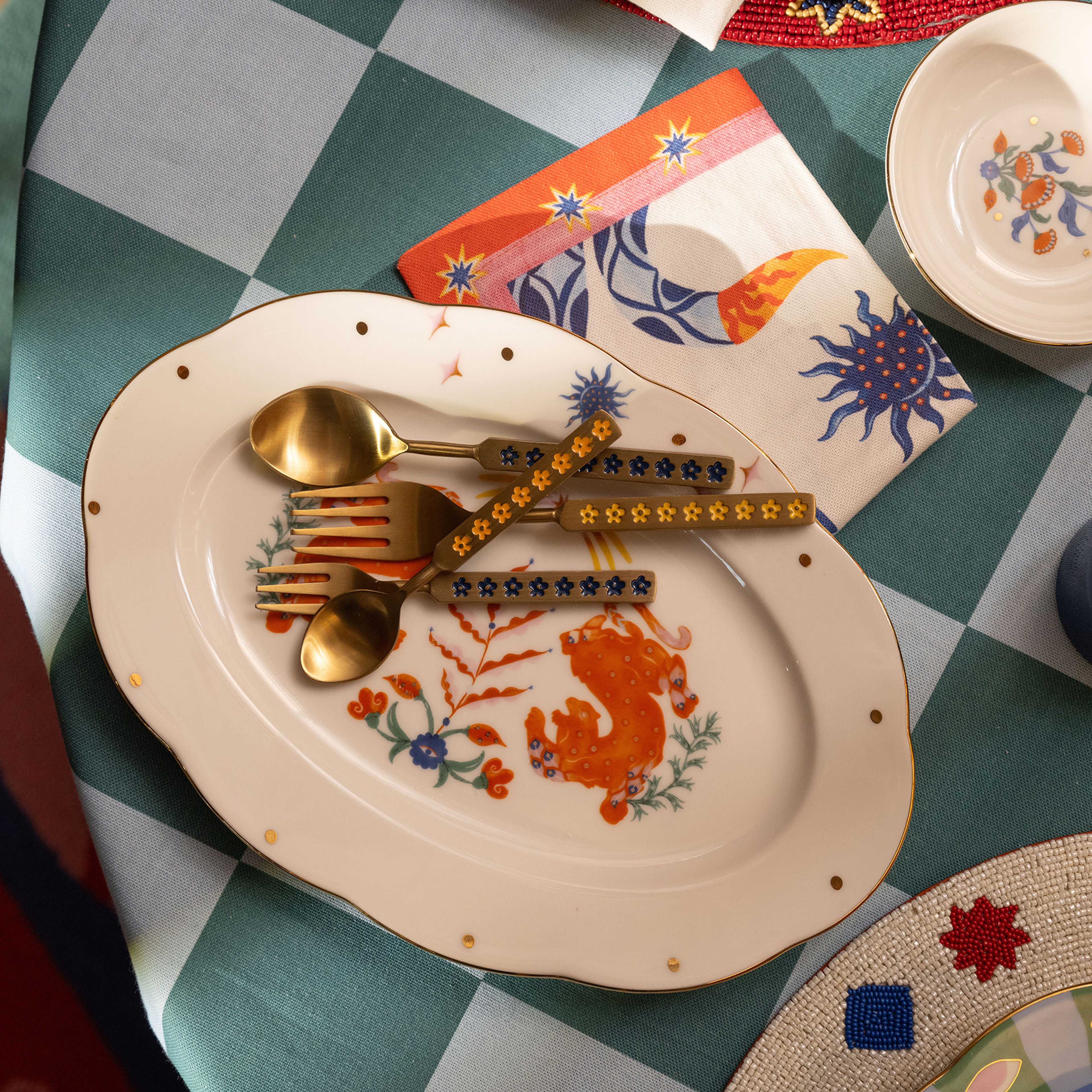 Emet Porselen Oval Tabak 20.5x30x2.6 Cm Renkli