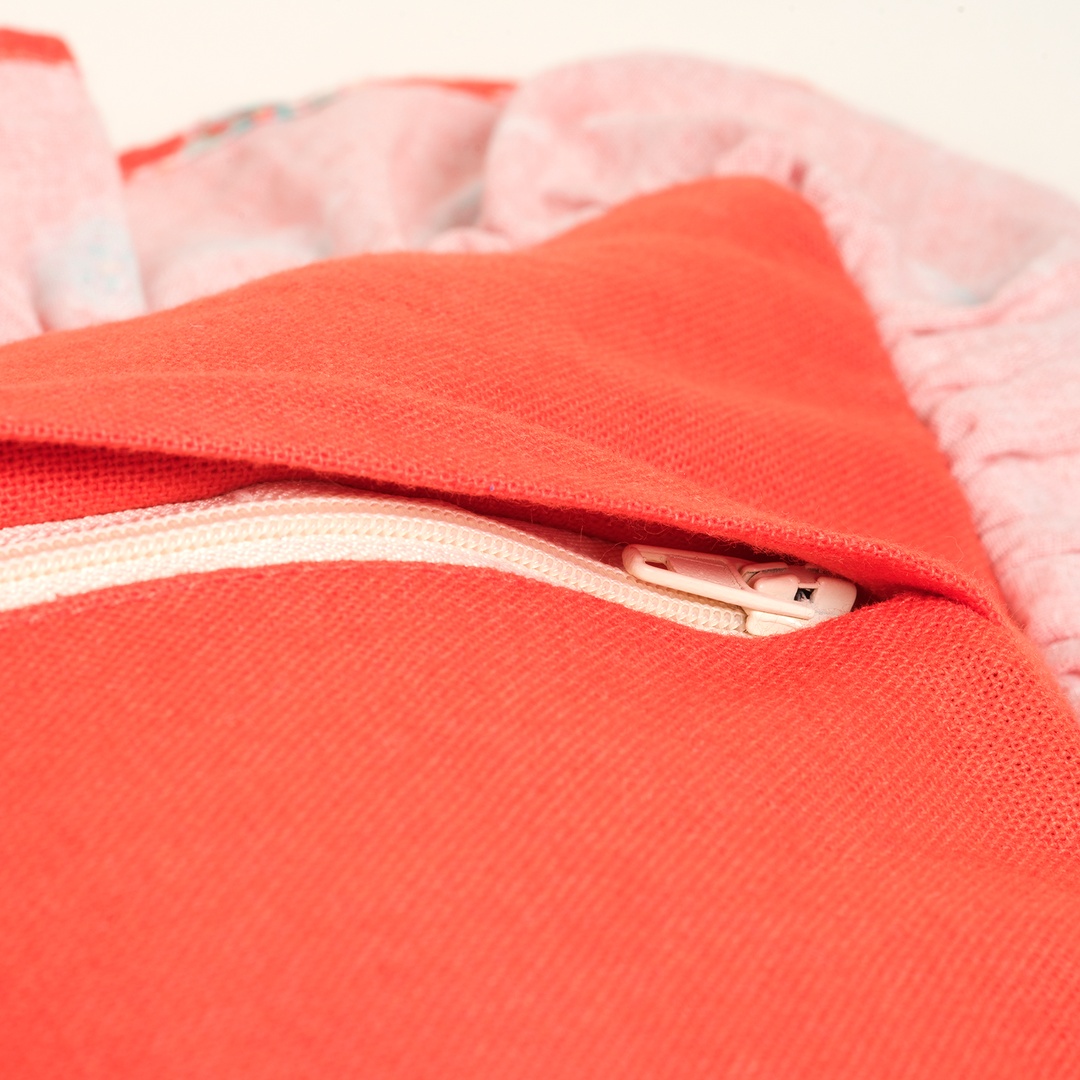 Ghunı Fırfırlı Nakışlı Pamuk Dolgulu Kırlent 30x55 Cm Turuncu