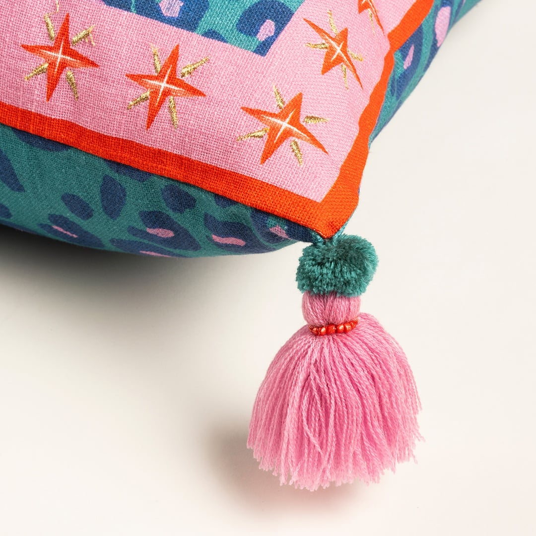 Ghunı Püsküllü Nakışlı Pamuk Dolgulu Kırlent 50x50 Cm Yeşil