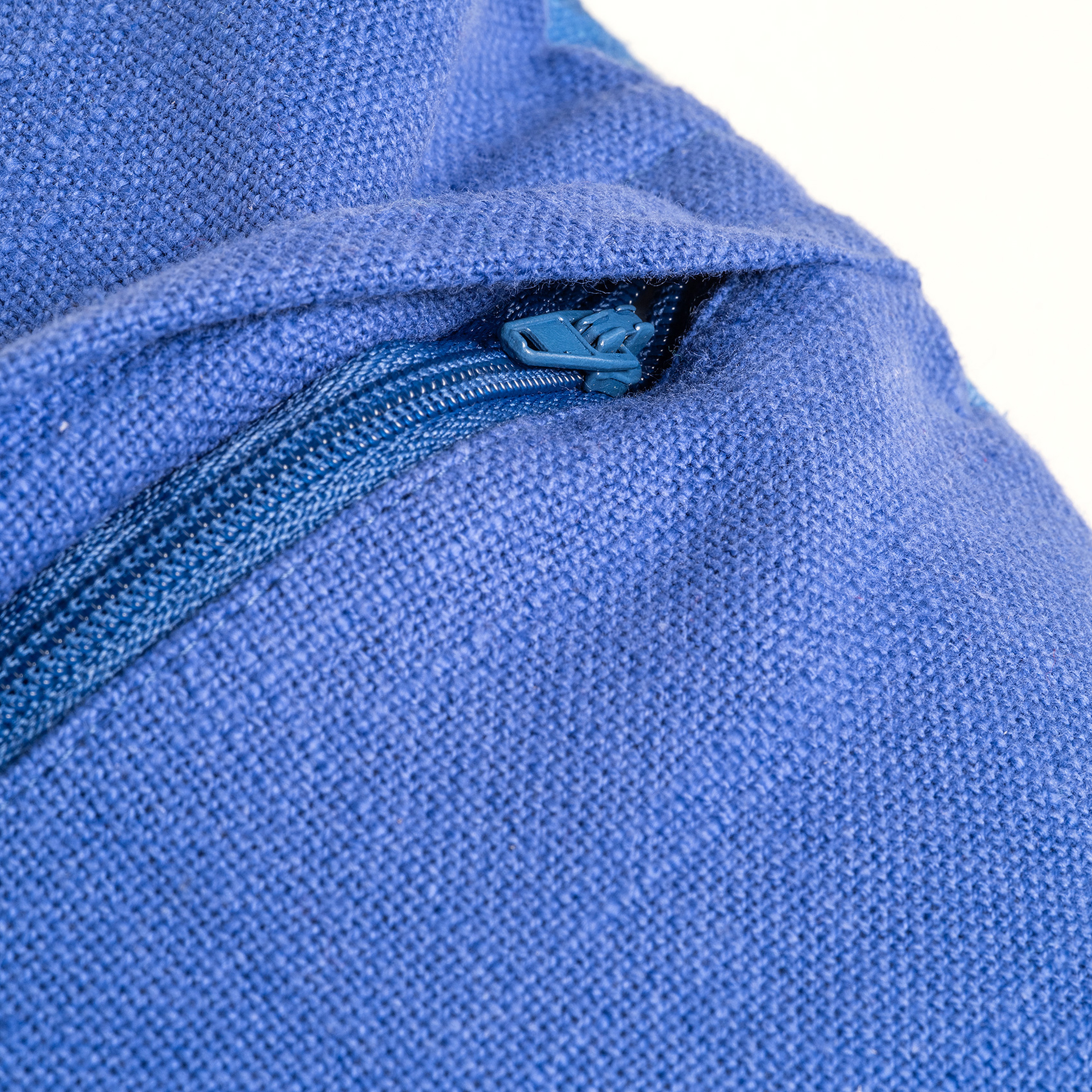 Ghunı Püsküllü Nakışlı Pamuk Dolgulu Kırlent 30x55 Cm Mavi