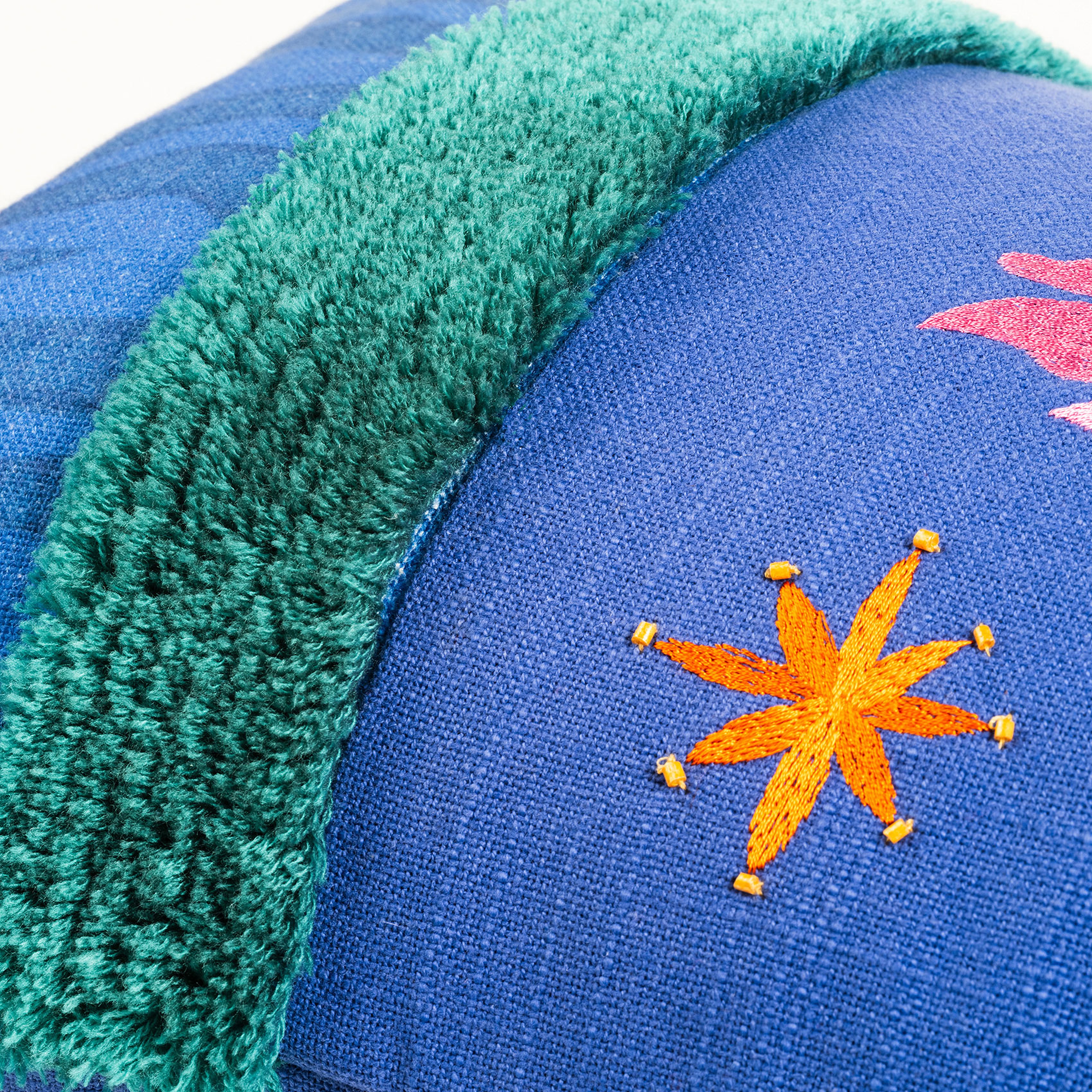 Ghunı Püsküllü Nakışlı Pamuk Dolgulu Kırlent 30x55 Cm Mavi