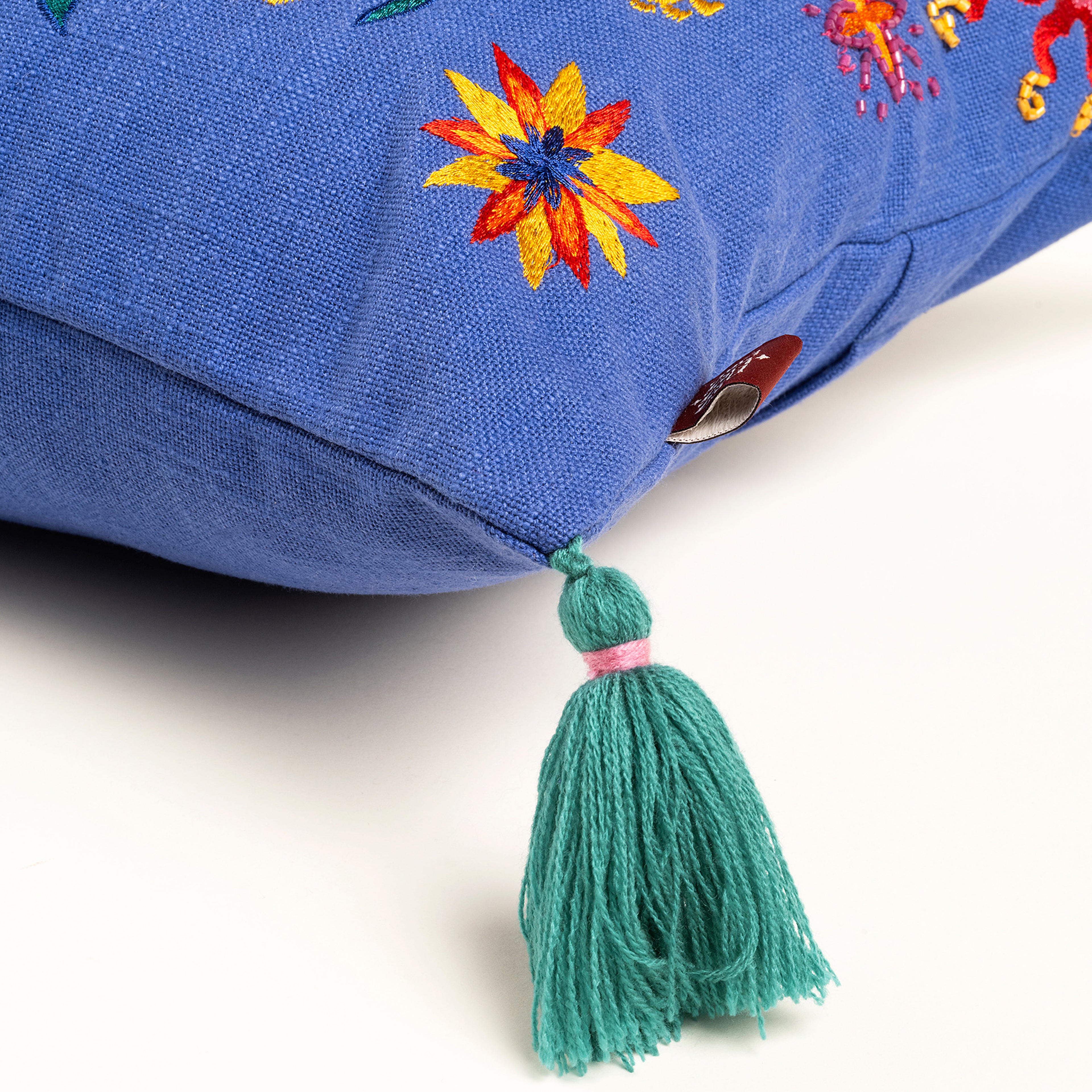 Ghunı Püsküllü Nakışlı Pamuk Dolgulu Kırlent 30x55 Cm Mavi