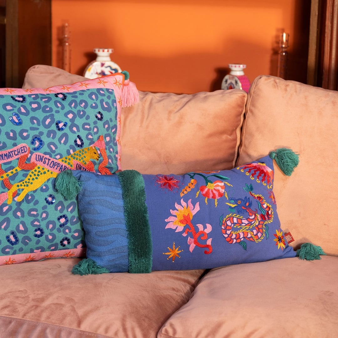 Ghunı Püsküllü Nakışlı Pamuk Dolgulu Kırlent 30x55 Cm Mavi