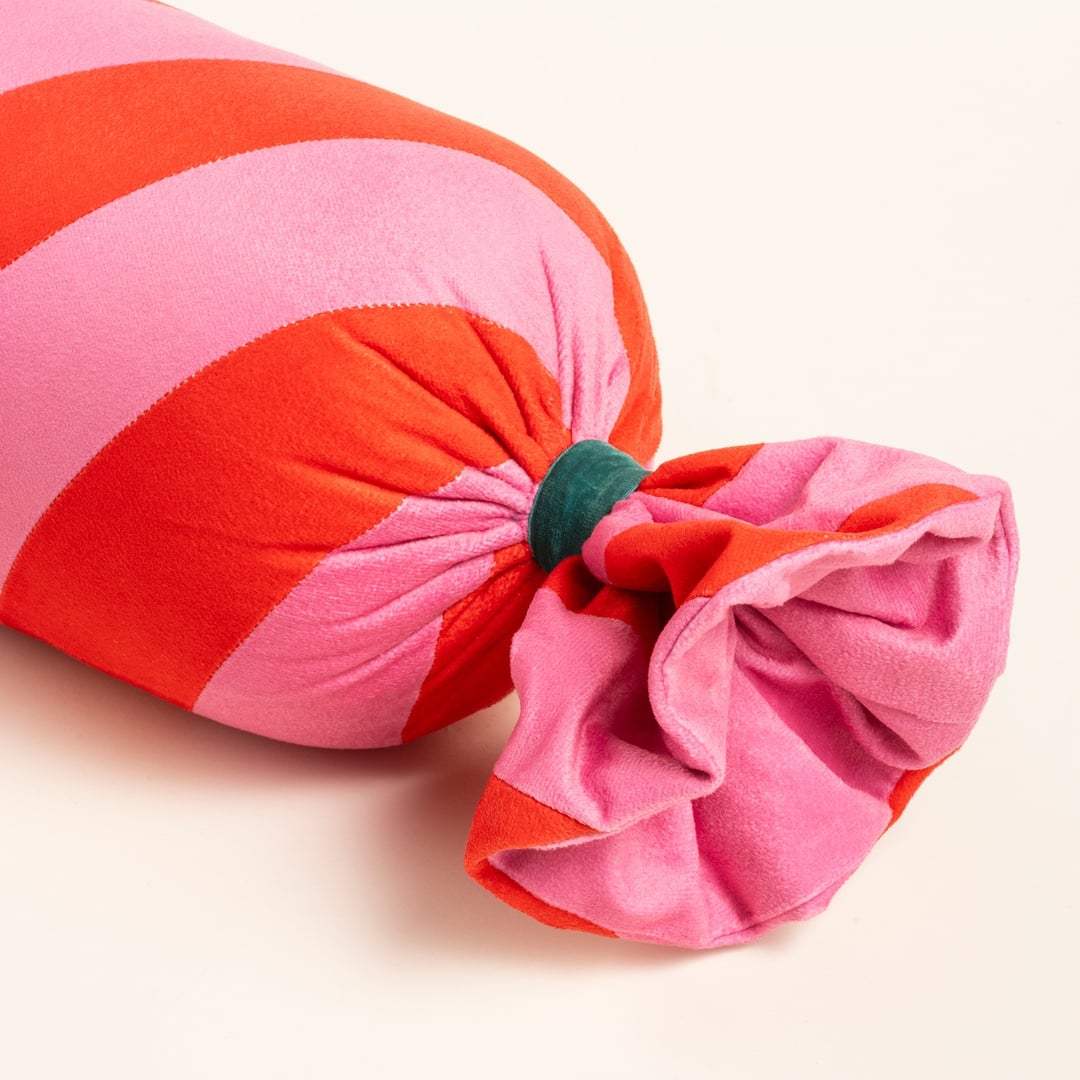 Hansı Verevli Fırfırlı Dolgulu Kırlent 17x60 Cm Kırmızı - Pembe