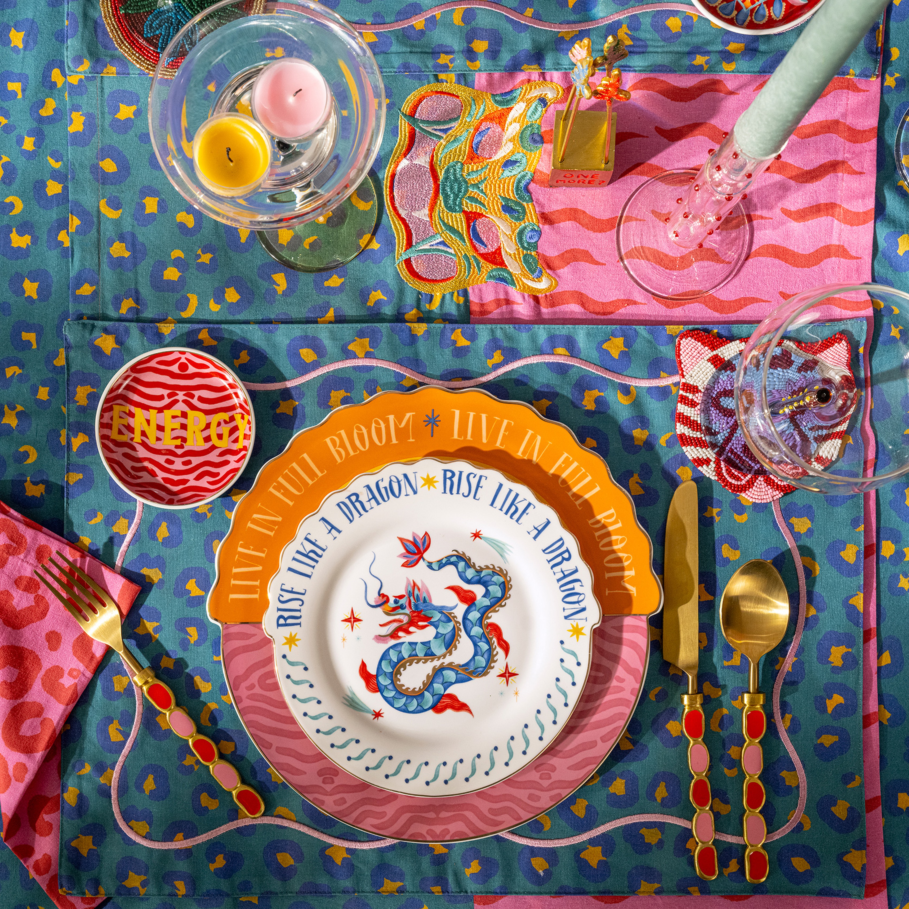 Nilüfer Dijital Baskılı Nakışlı Pamuk Amerikan Servis 35x50 Cm Koyu Yeşil