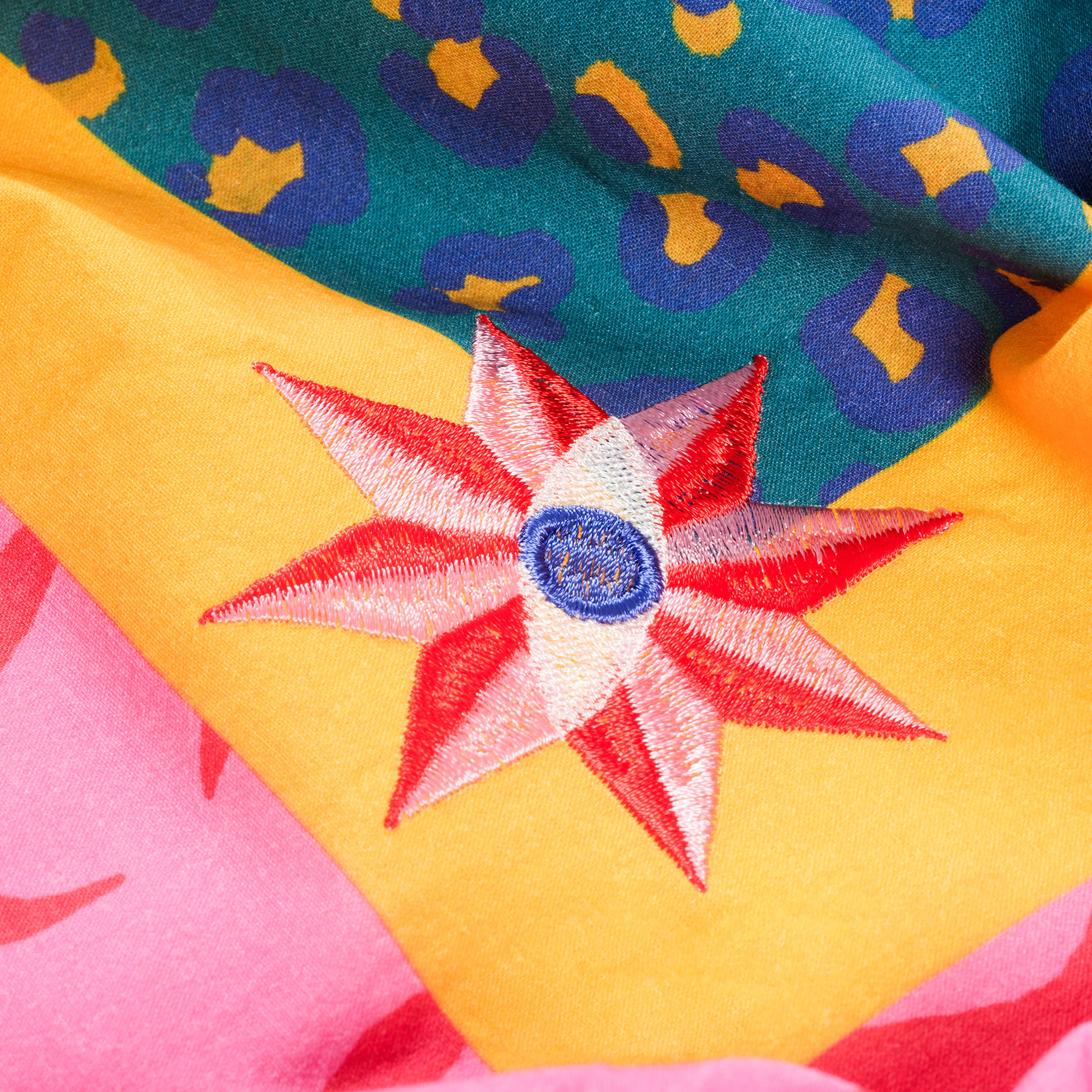 Nilüfer Dijital Baskılı Nakışlı Pamuk Masa Örtüsü 160x240 Cm Renkli