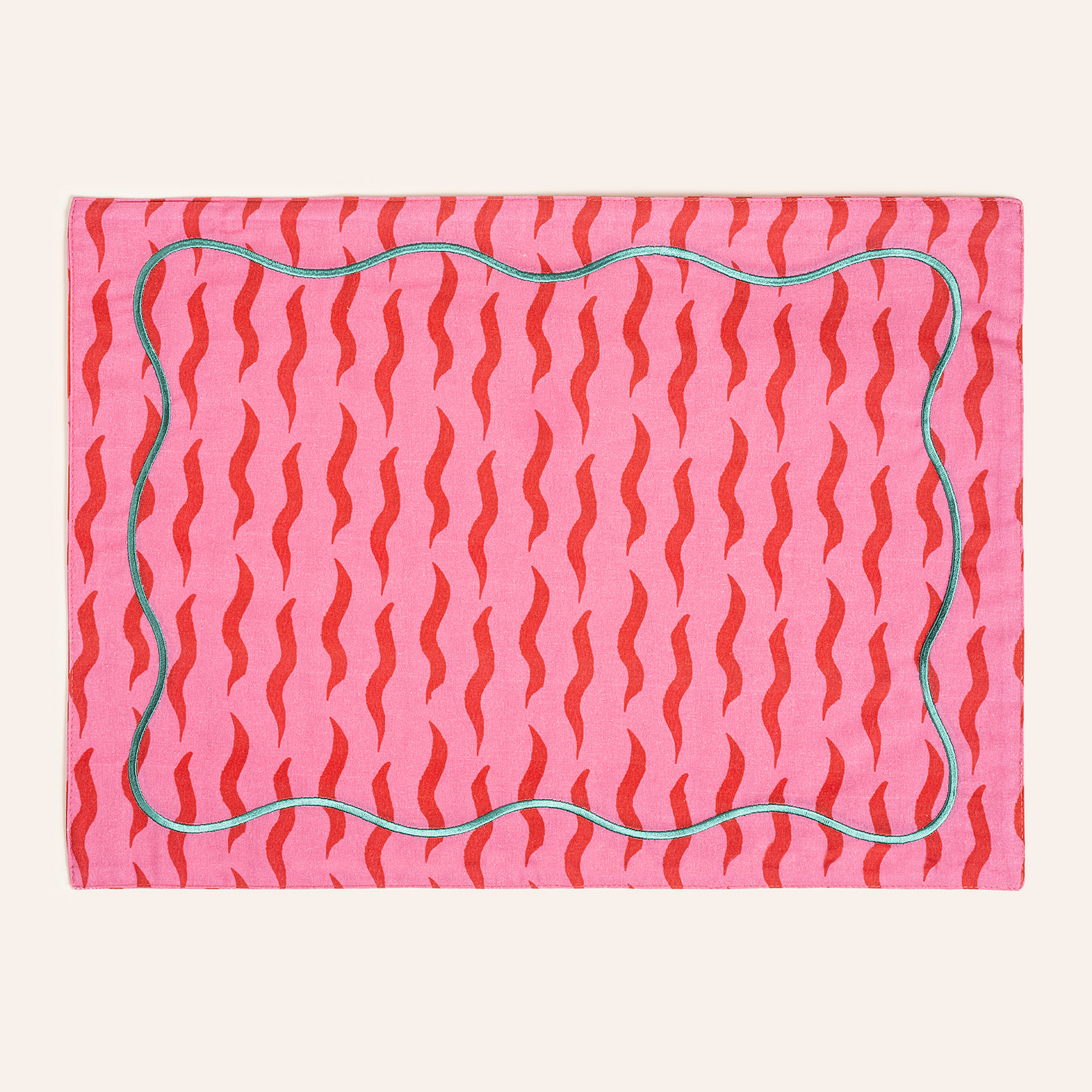 Nilüfer Dijital Baskılı Nakışlı Pamuk Amerikan Servis 35x50 Cm Pembe