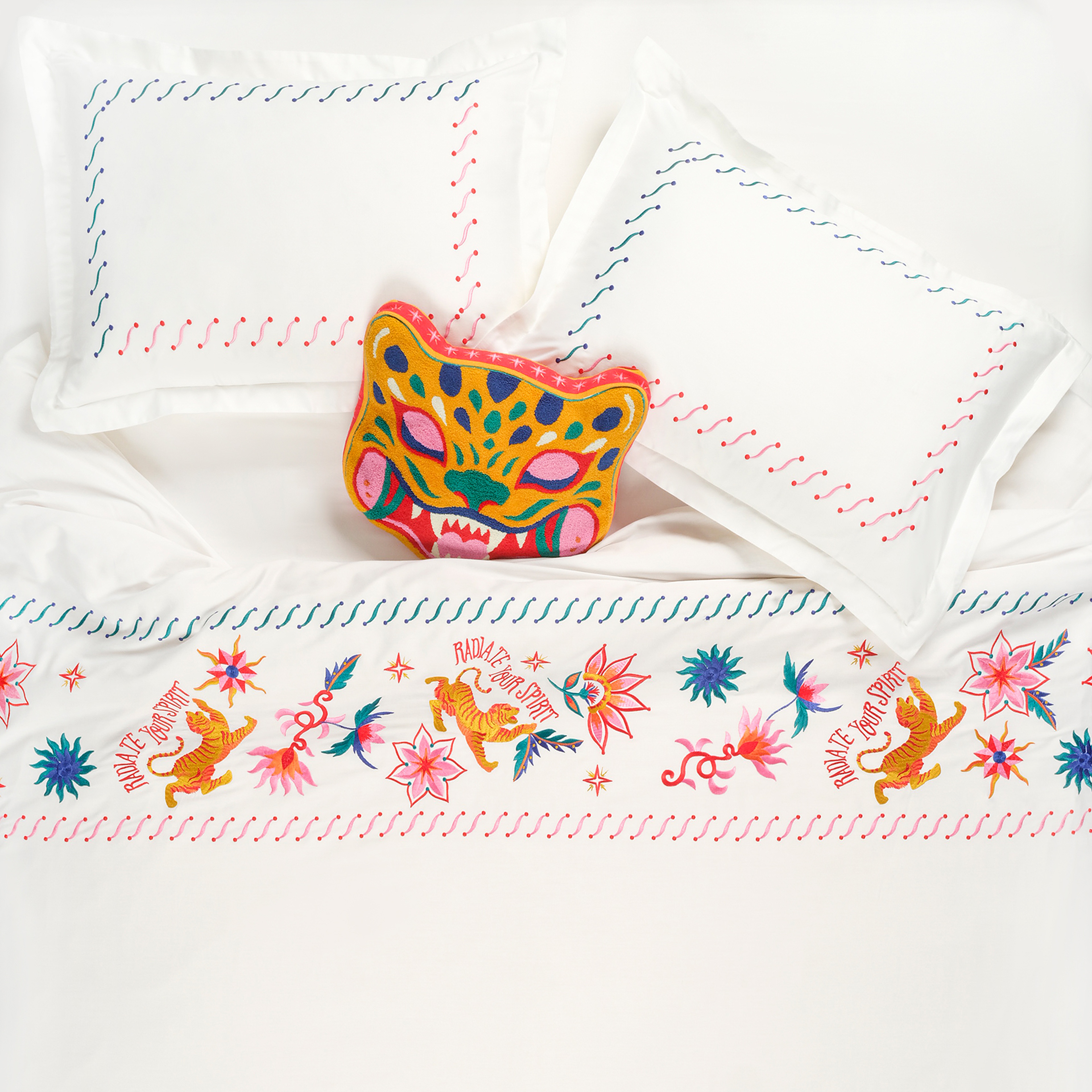 Kadmos 200 Tc Nakışlı Bambu Nevresim Takımı 160x220 Cm Ekru