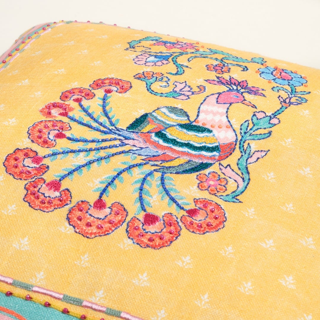 Ghunı Püsküllü Nakışlı Pamuk Dolgulu Kırlent 50x50 Cm Sarı