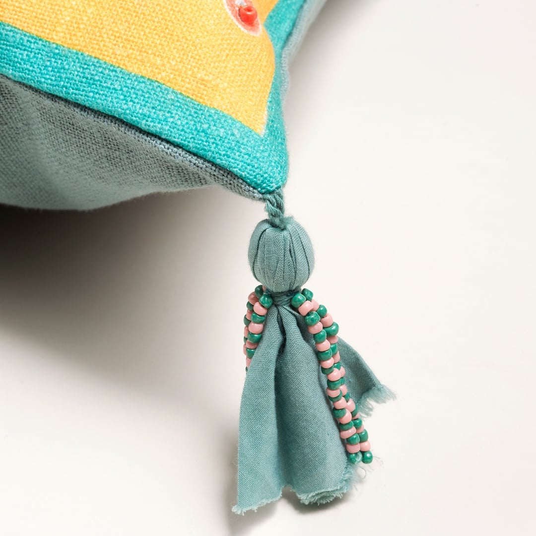 Ghunı Püsküllü Nakışlı Pamuk Dolgulu Kırlent 50x50 Cm Sarı