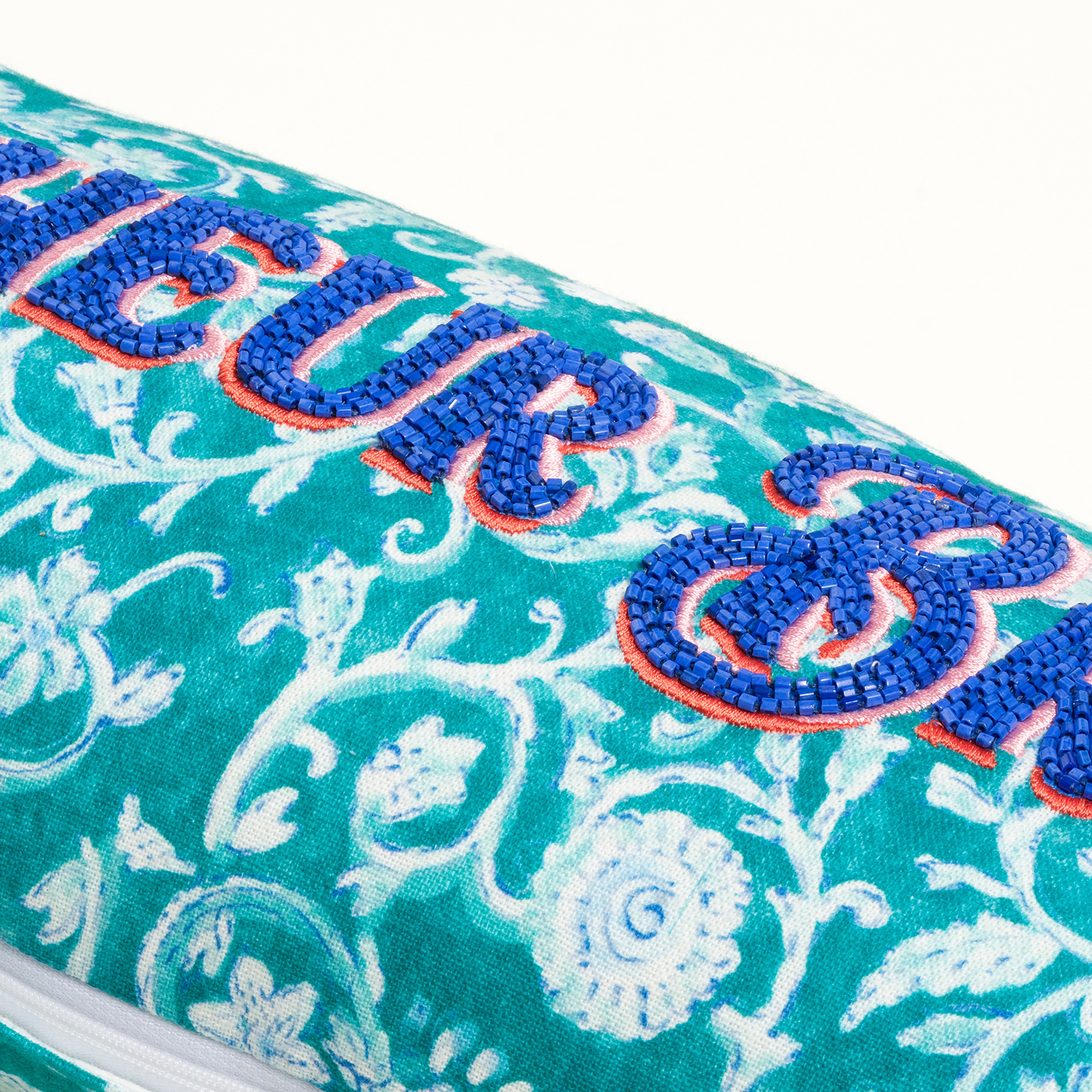 Ghunı Fırfırlı Nakışlı Pamuk Dolgulu Kırlent 20x55 Cm Mavi