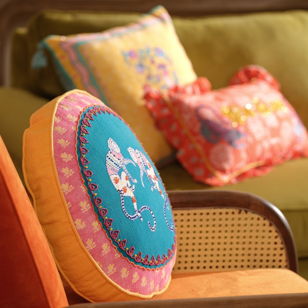 Ghunı Nakışlı Pamuk Dolgulu Kırlent 40 Cm Mavi