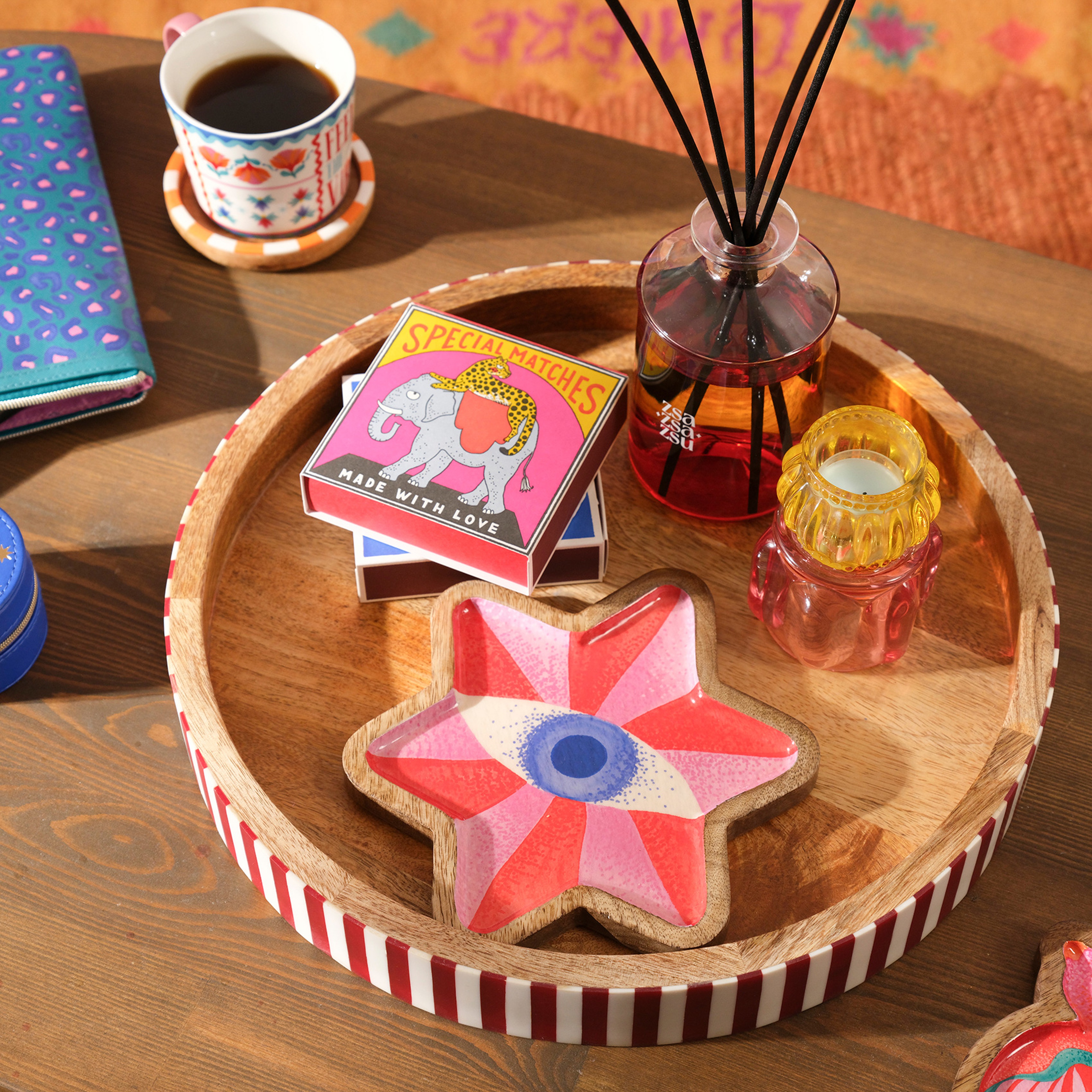 Elephant And Cheetah Ahşap Hediyelik Eşya 11x11x3 Cm Renkli