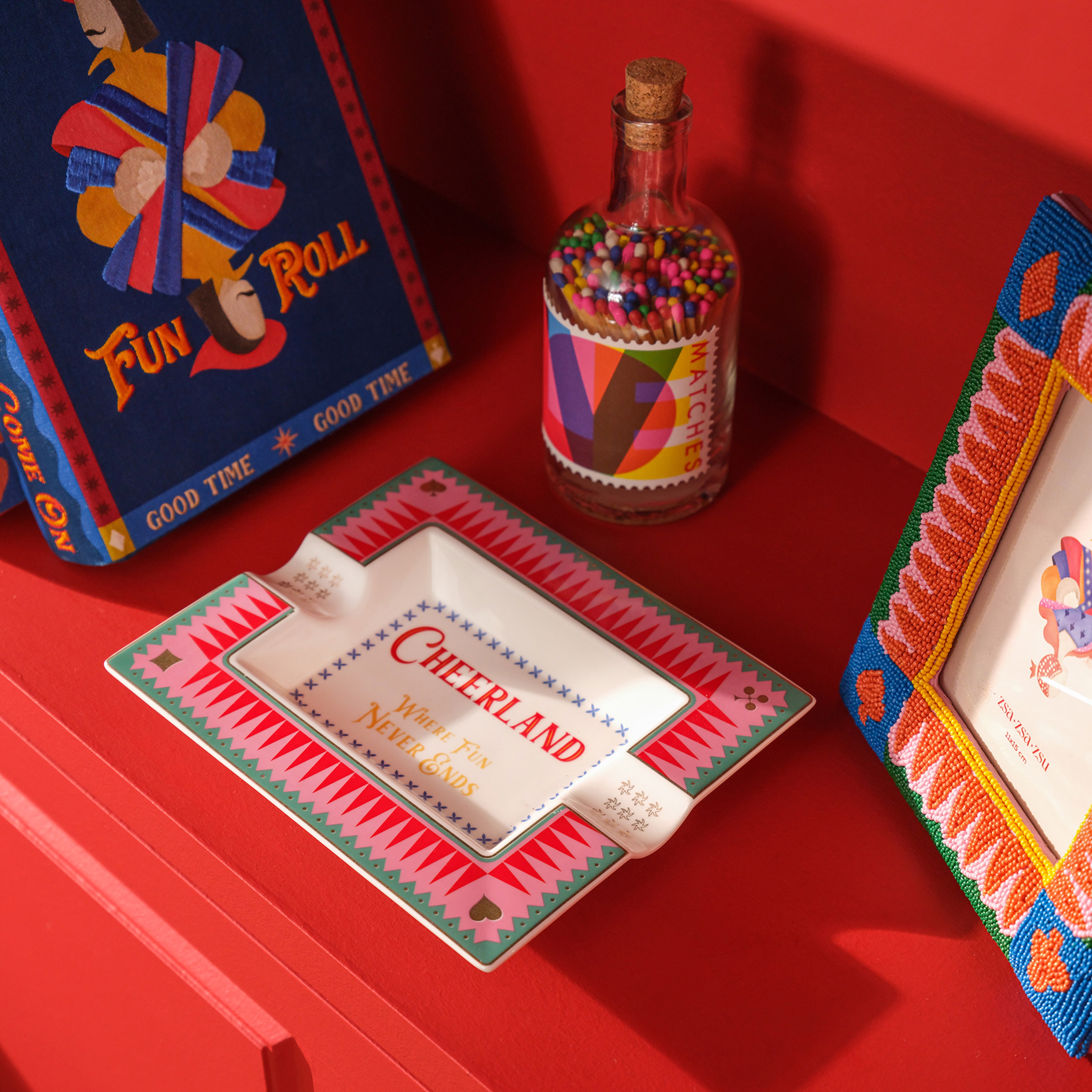 Luohu Porselen Kül Tablası 19x16x3 Cm Renkli