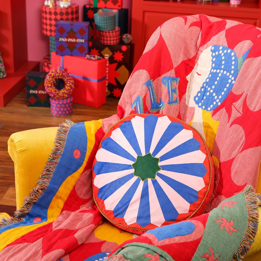 Hansı Dijital Baskılı Dolgulu Kırlent 40 Cm Renkli