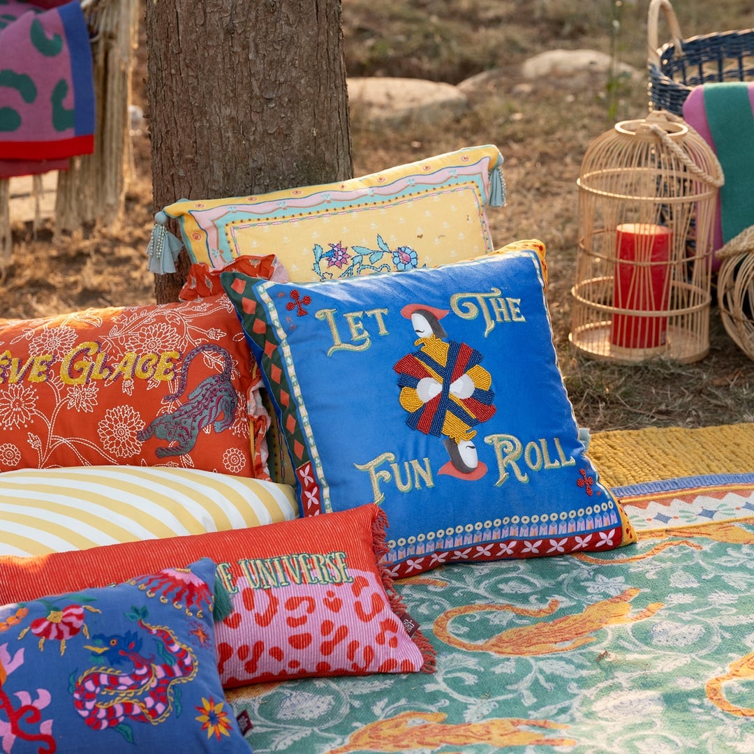 Hansı Dijital Baskılı Dolgulu Kırlent 50x50 Cm Renkli