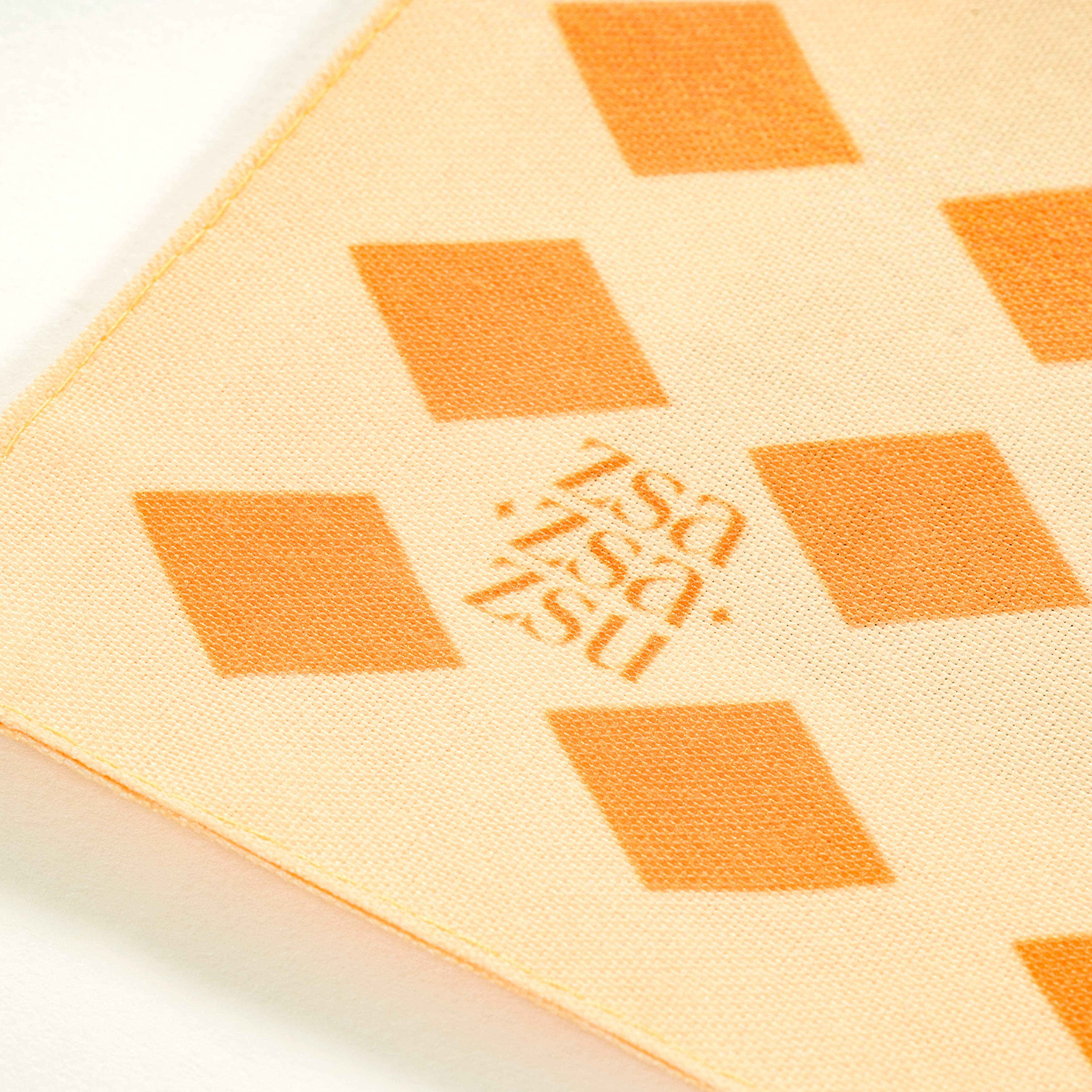 Nilüfer Dijital Baskılı Polyester Amerikan Servis 35x50 Cm Sarı