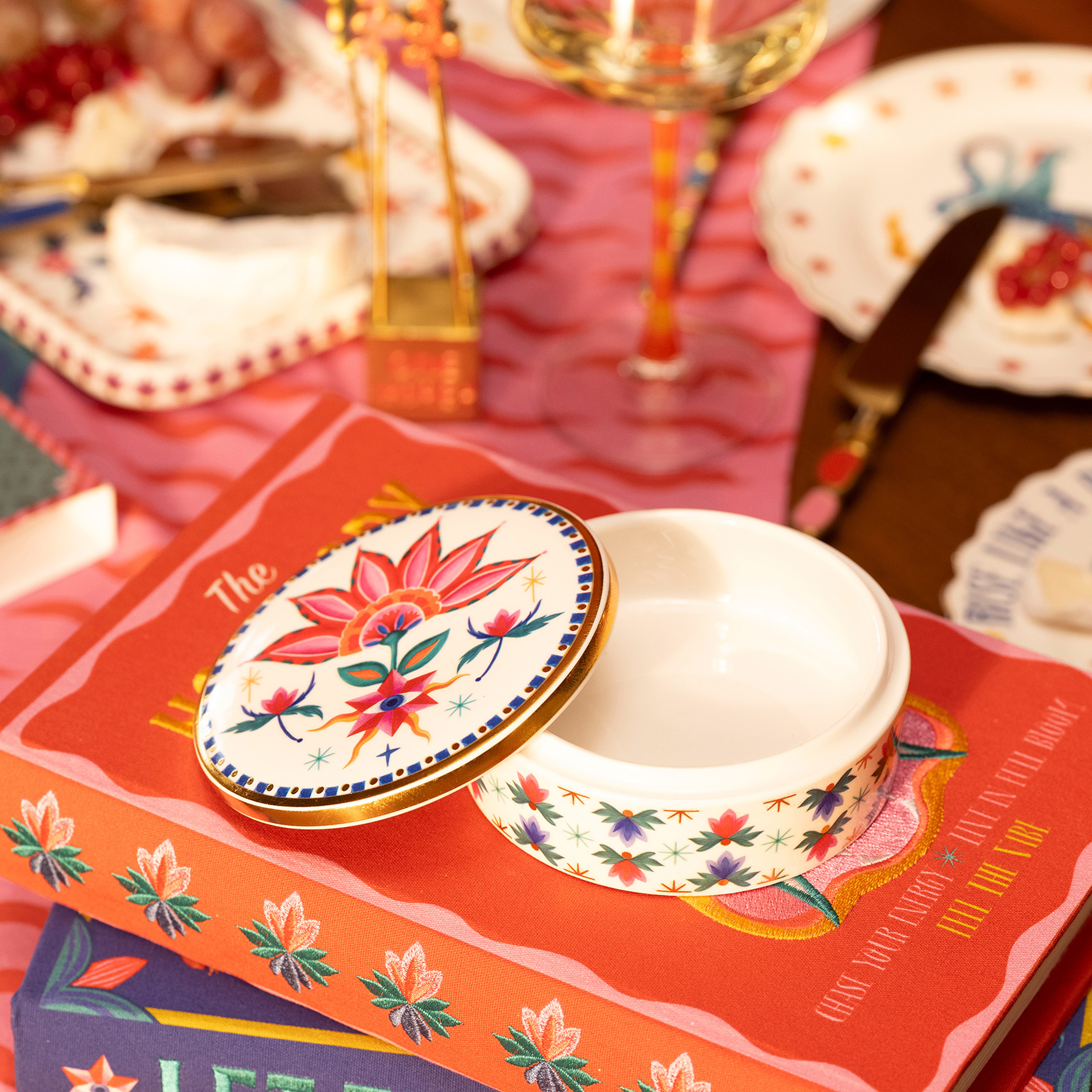 Shekou Porselen Dekoratif Obje 12x12x4 Cm Renkli