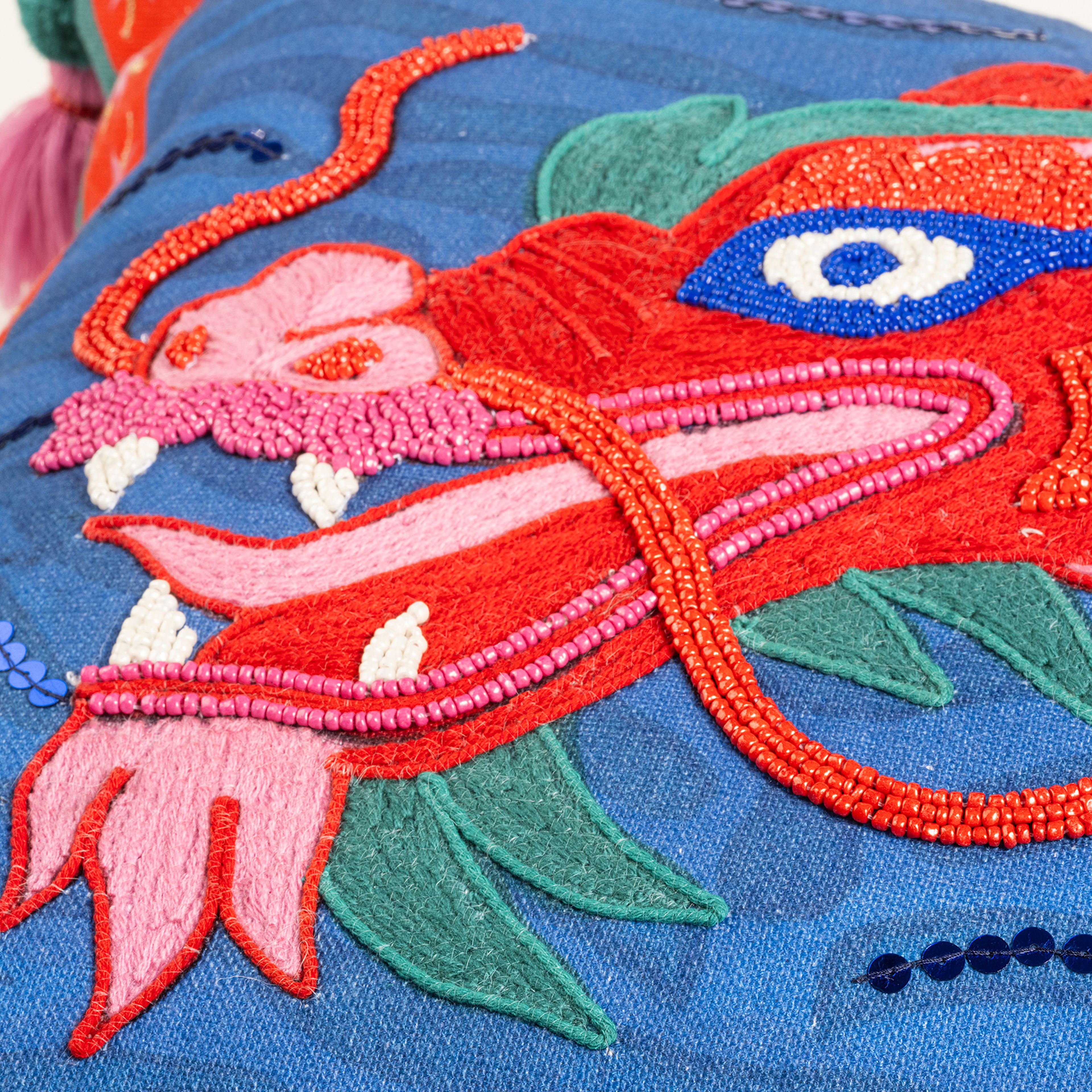 Ghunı Püsküllü Nakışlı Pamuk Dolgulu Kırlent 50x50 Cm Mavi