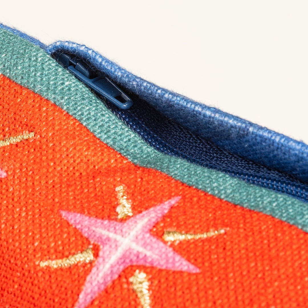 Ghunı Püsküllü Nakışlı Pamuk Dolgulu Kırlent 50x50 Cm Mavi