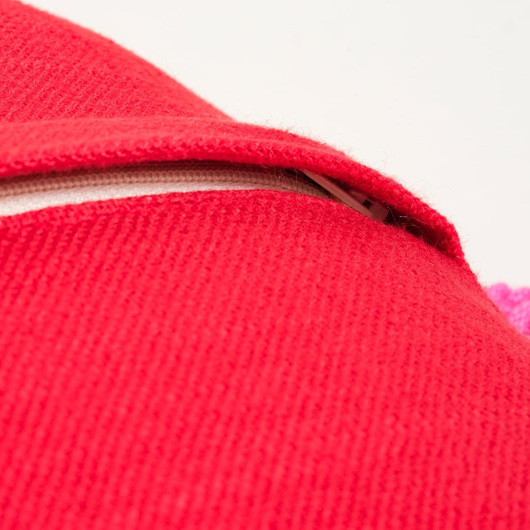 Ghunı Saçaklı Nakışlı Pamuk Dolgulu Kırlent 40 Cm Kırmızı