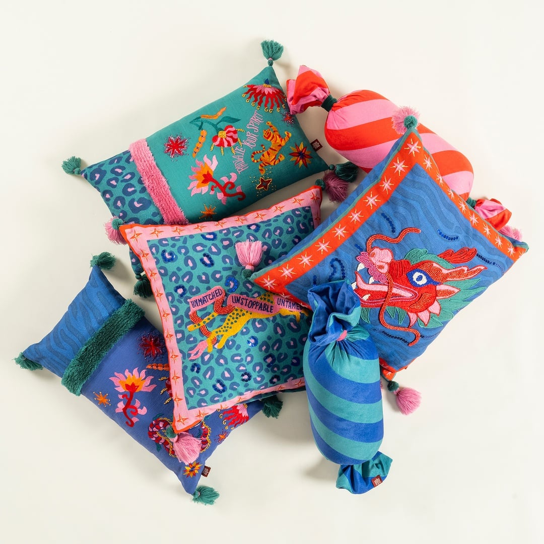 Hansı Verevli Fırfırlı Dolgulu Kırlent 17x60 Cm Mavi - Yeşil