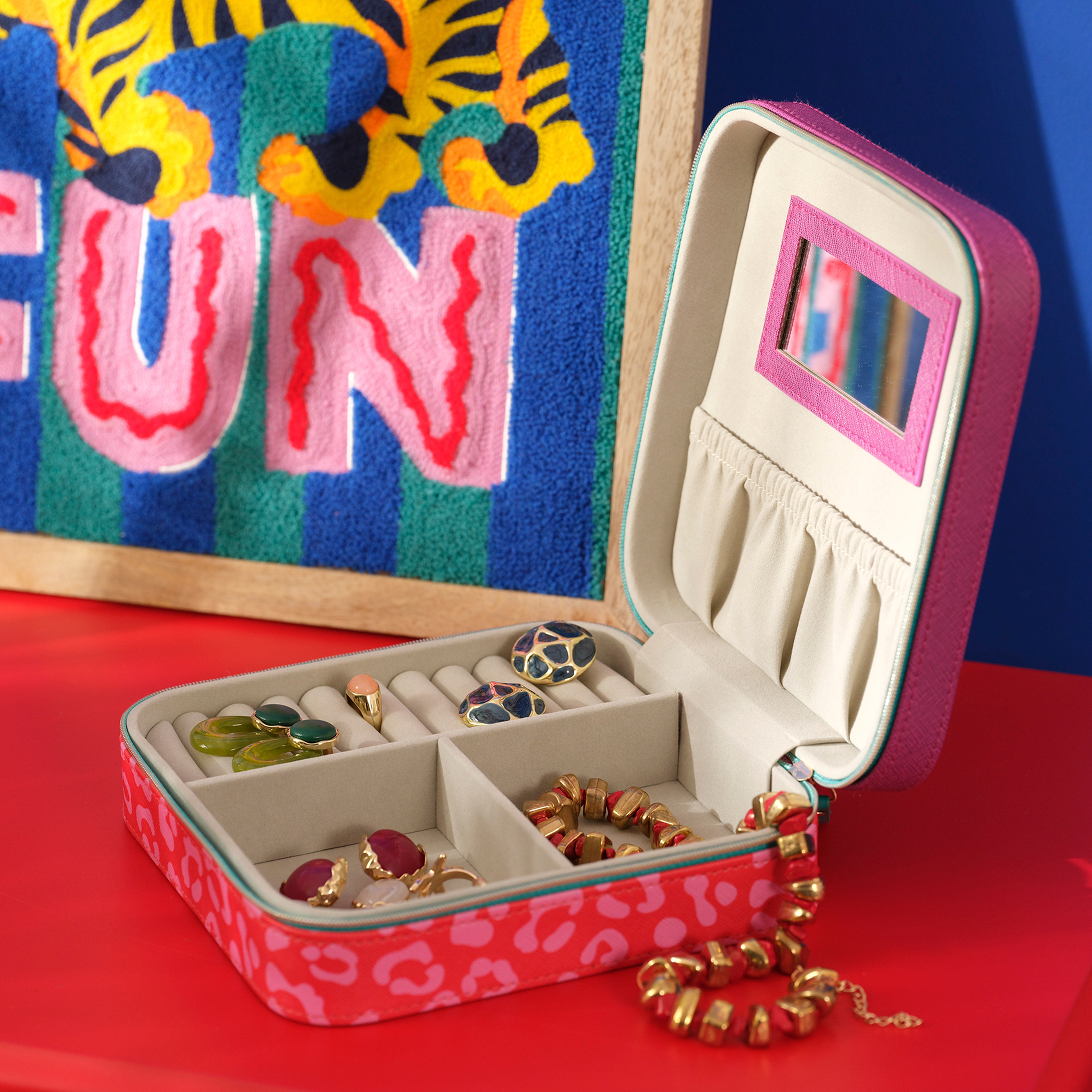 Meılın Pvc Takı Kutusu 18.5 X 18.5 X 6.2 Cm Kırmızı - Pembe