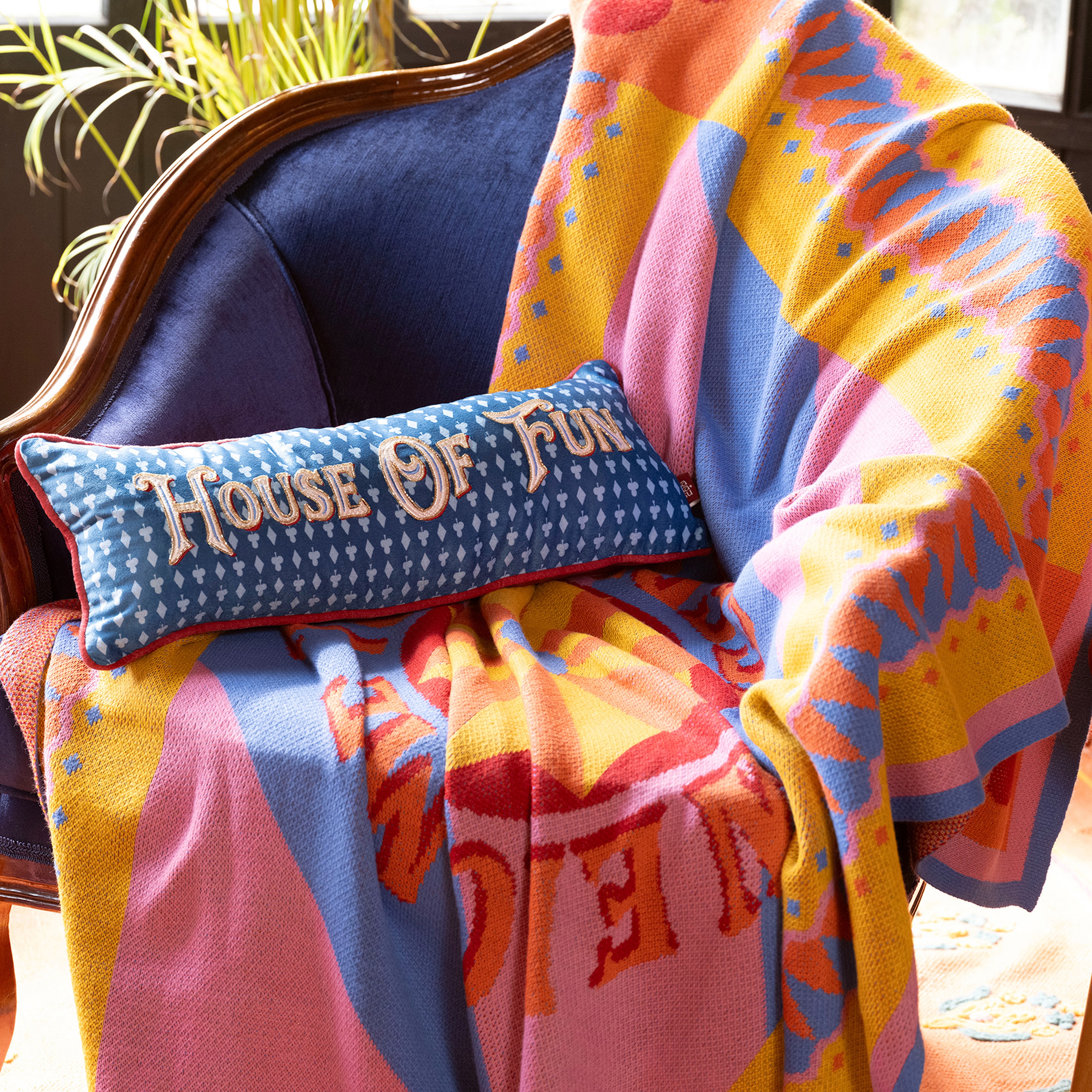 Hansı Dijital Baskılı Nakışlı Dolgulu Kırlent 20x55 Cm Mavi