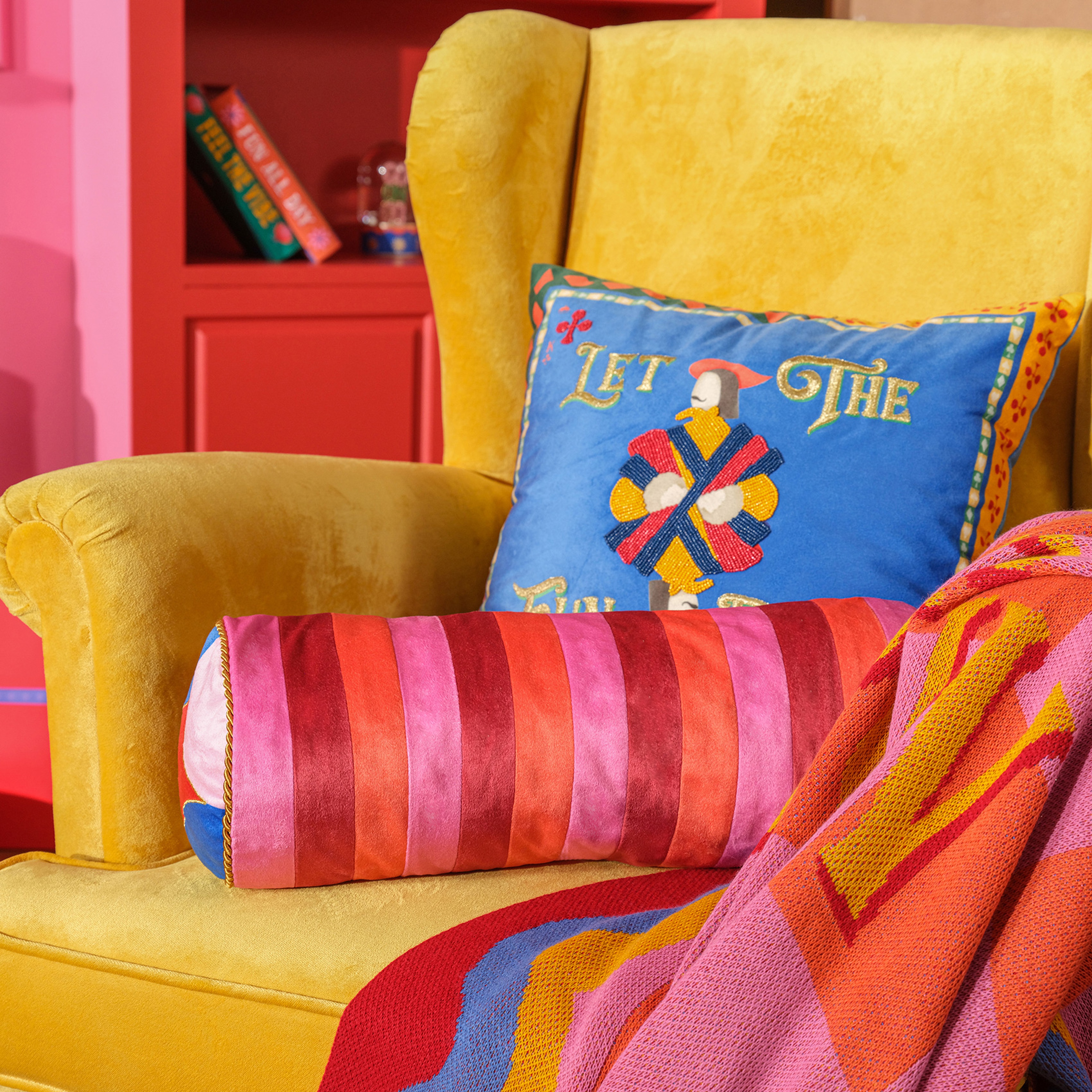 Hansı Dijital Baskılı Dolgulu Kırlent 17x47 Cm Kırmızı - Pembe