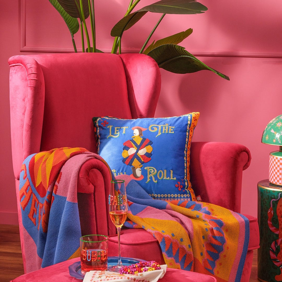 Hansı Dijital Baskılı Dolgulu Kırlent 50x50 Cm Renkli