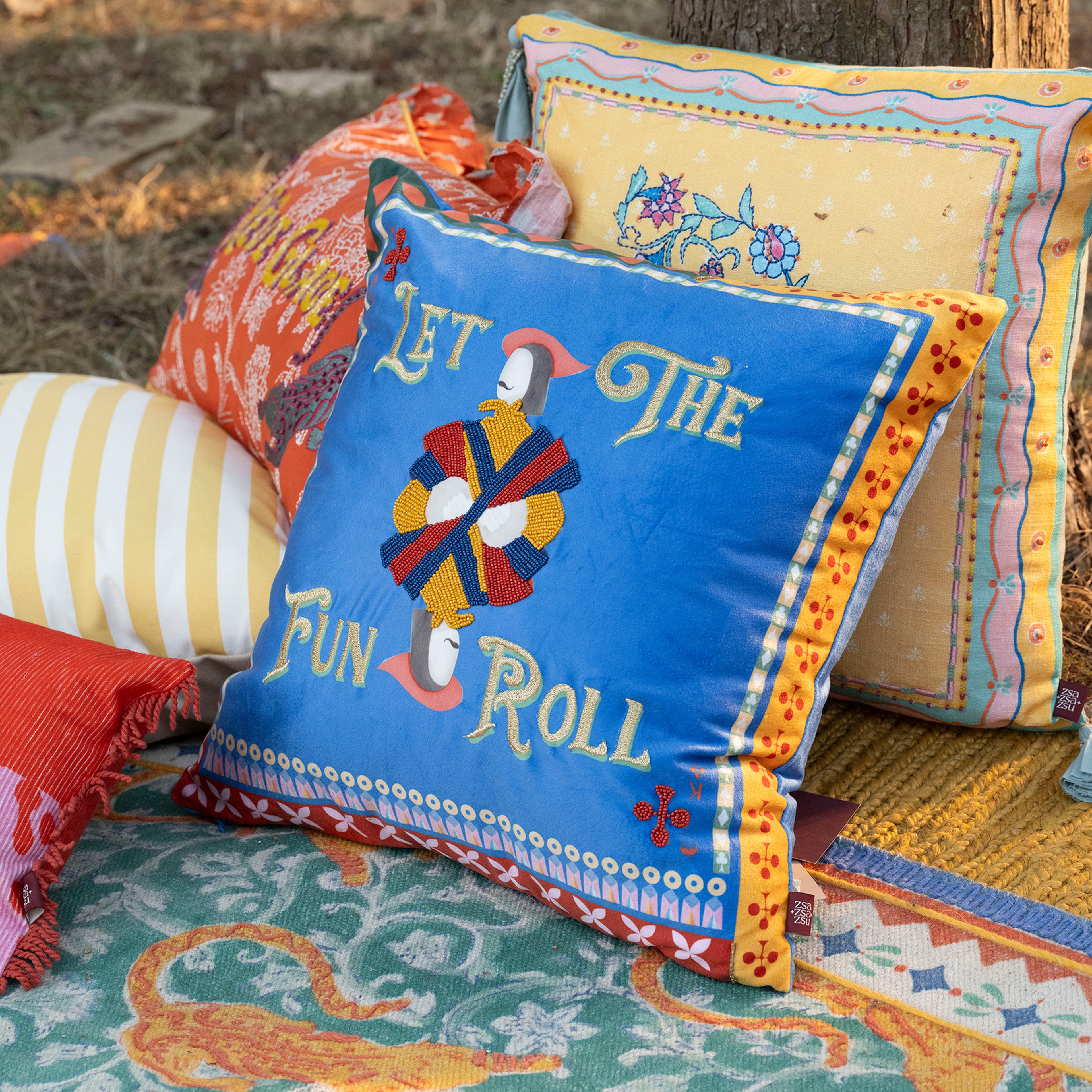 Hansı Dijital Baskılı Dolgulu Kırlent 50x50 Cm Renkli