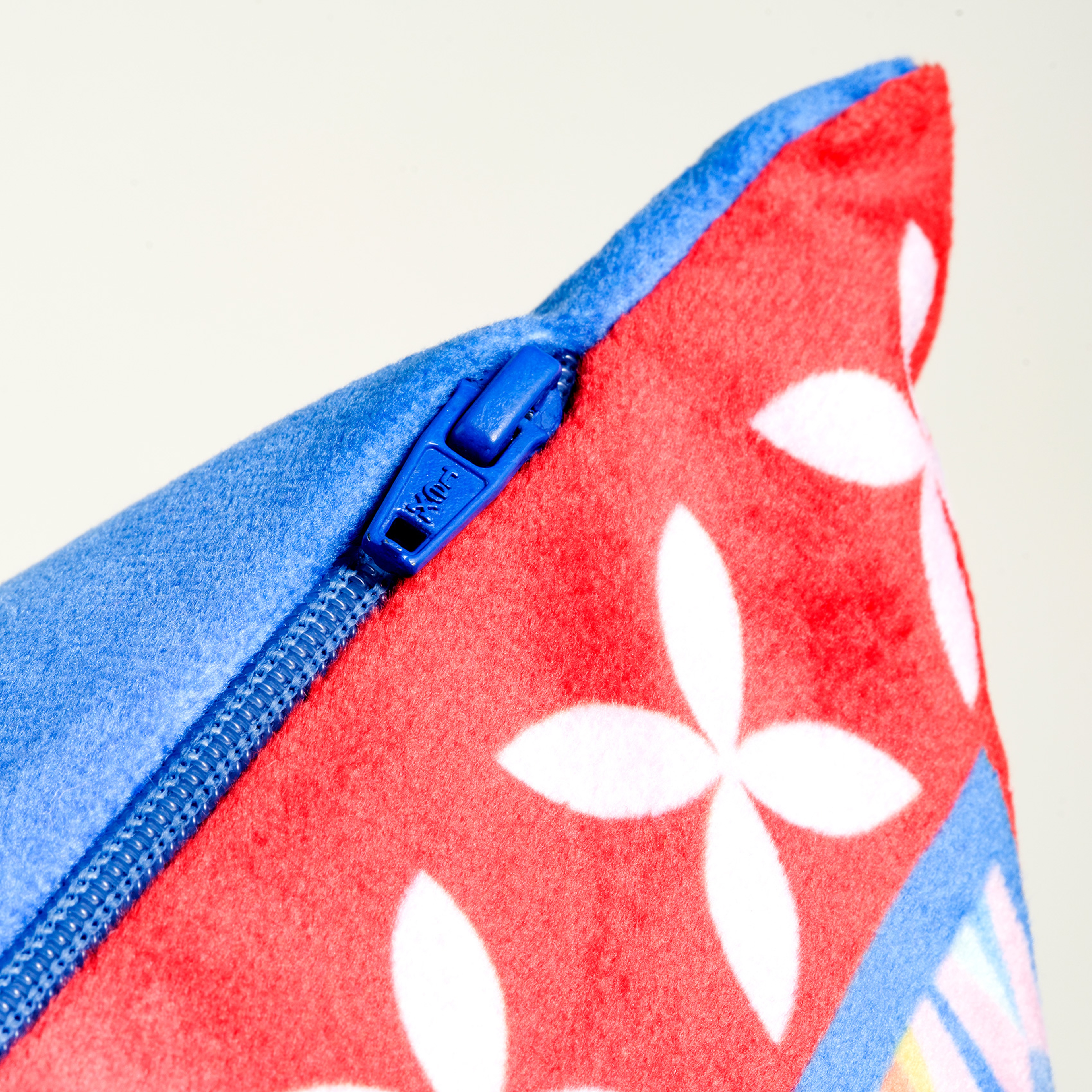 Hansı Dijital Baskılı Dolgulu Kırlent 50x50 Cm Renkli