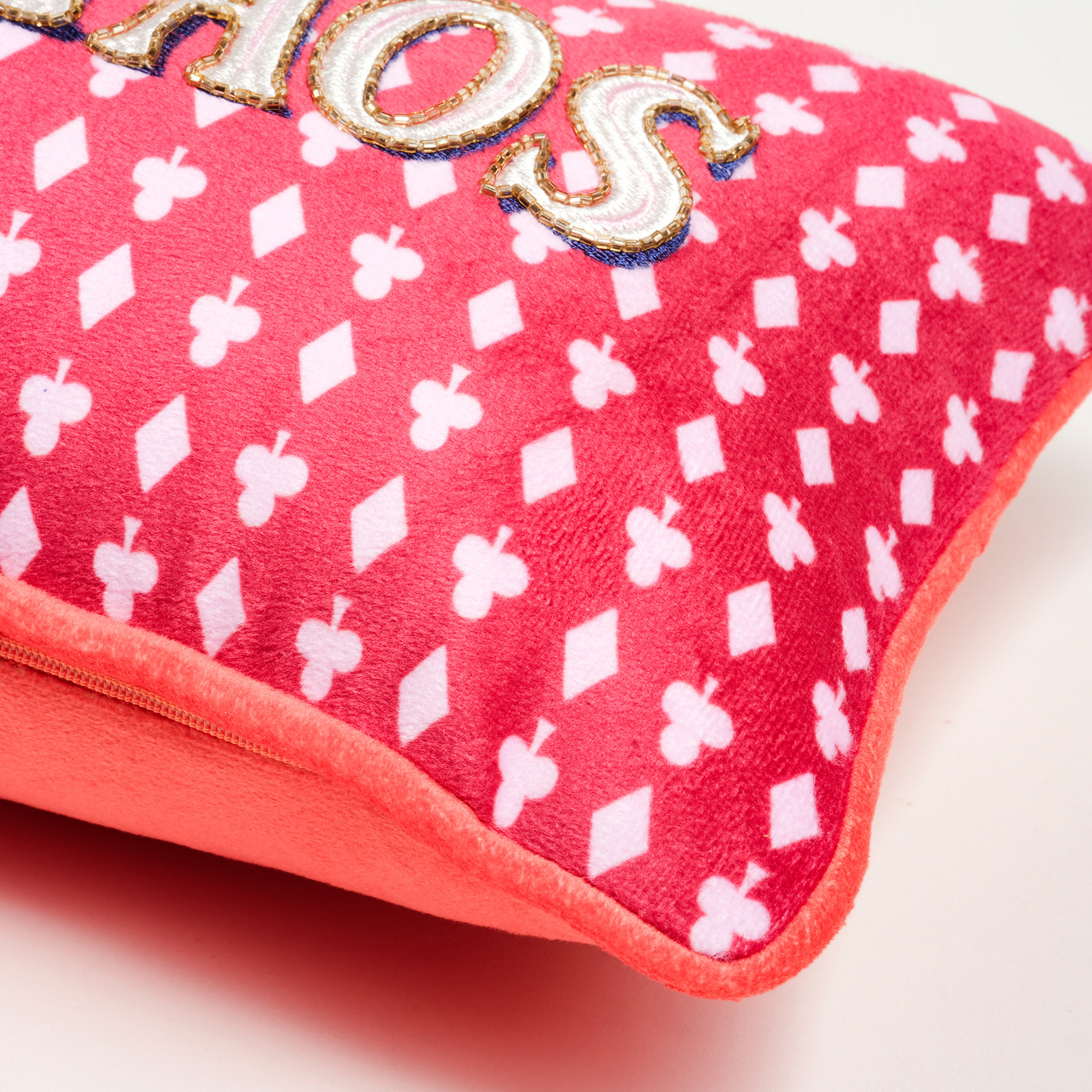 Hansı Dijital Baskılı Nakışlı Dolgulu Kırlent 20x55 Cm Kırmızı