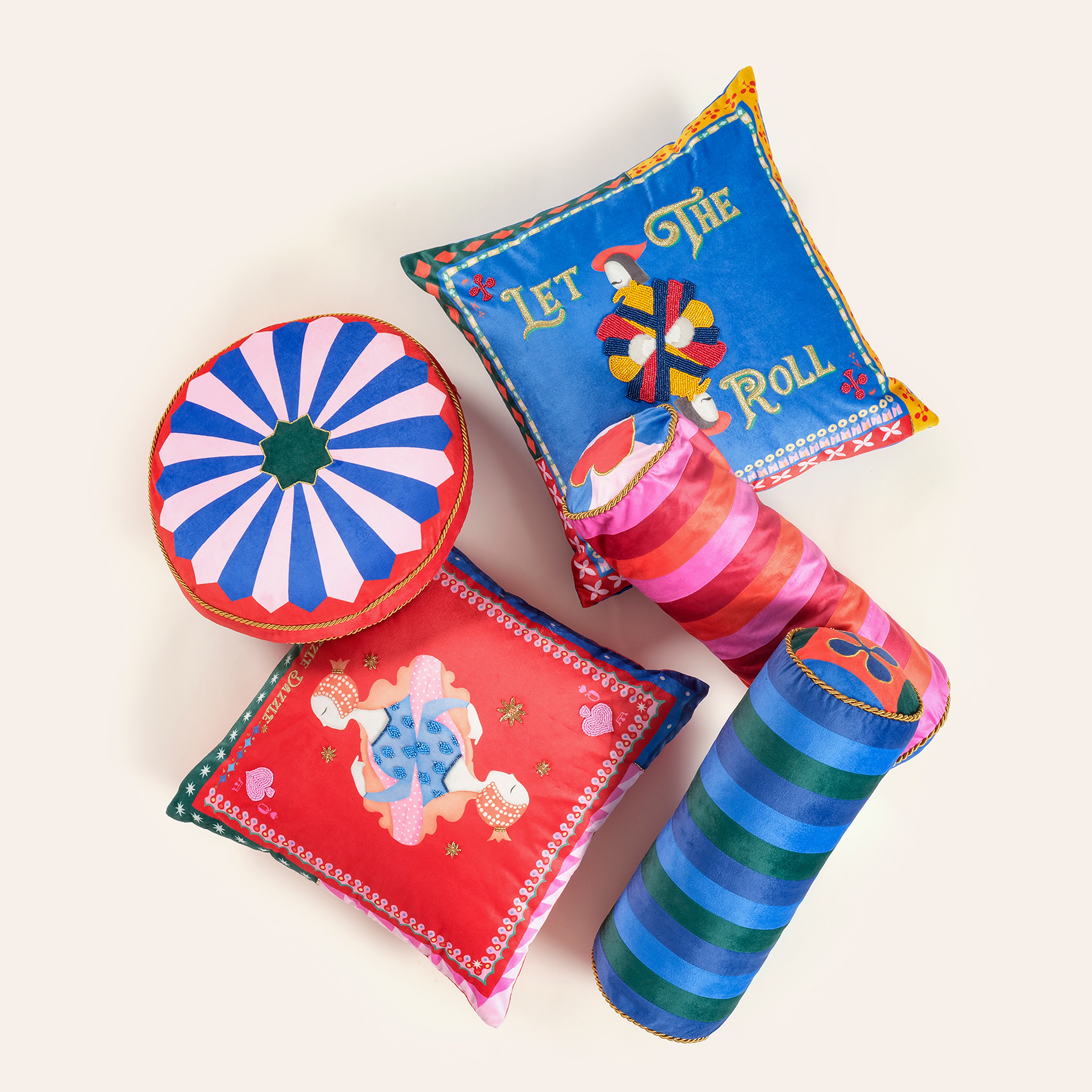 Hansı Dijital Baskılı Nakışlı Dolgulu Kırlent 20x55 Cm Kırmızı