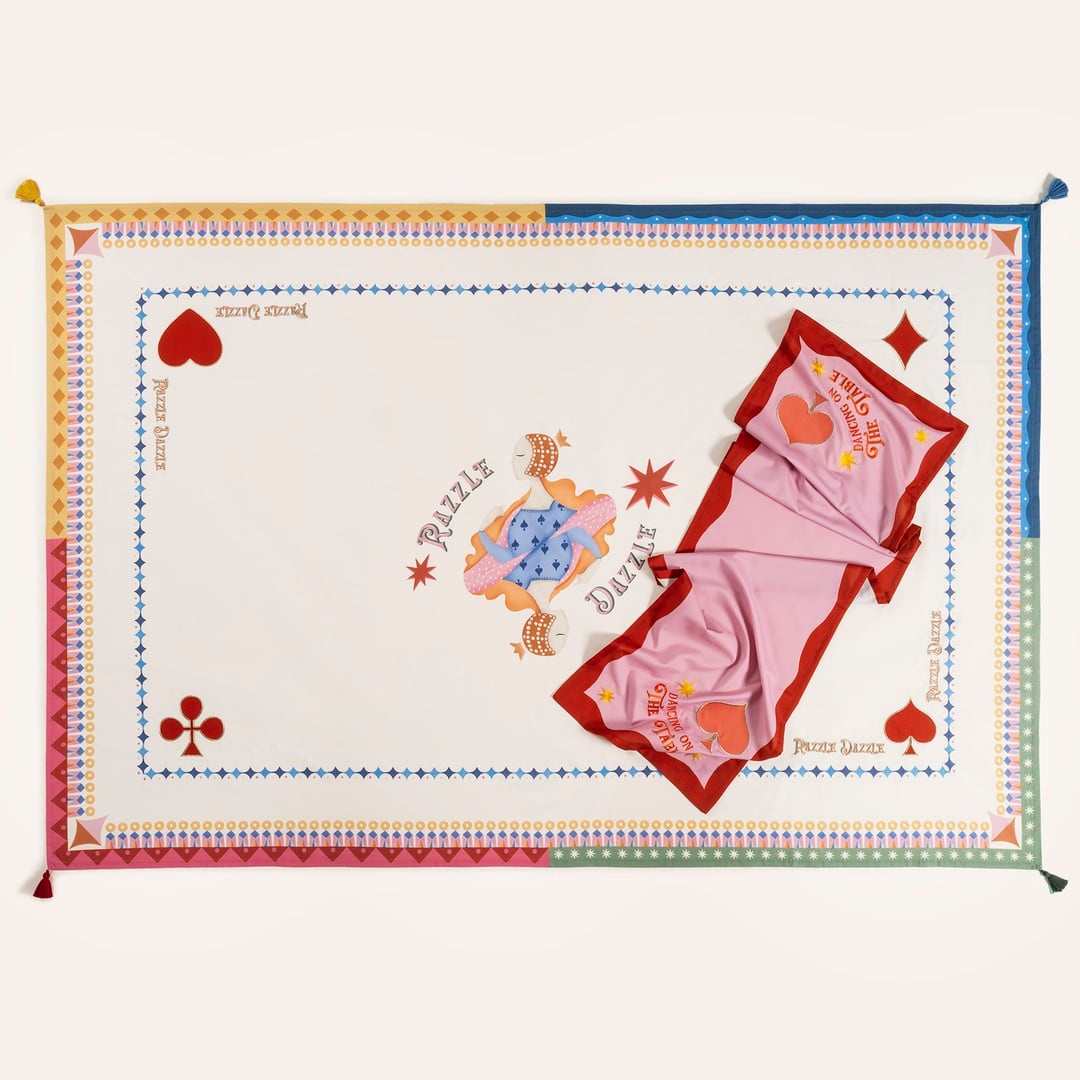 Nilüfer Dijital Baskılı Püsküllü Nakışlı Pamuk Masa Örtüsü 160x240 Cm Ekru