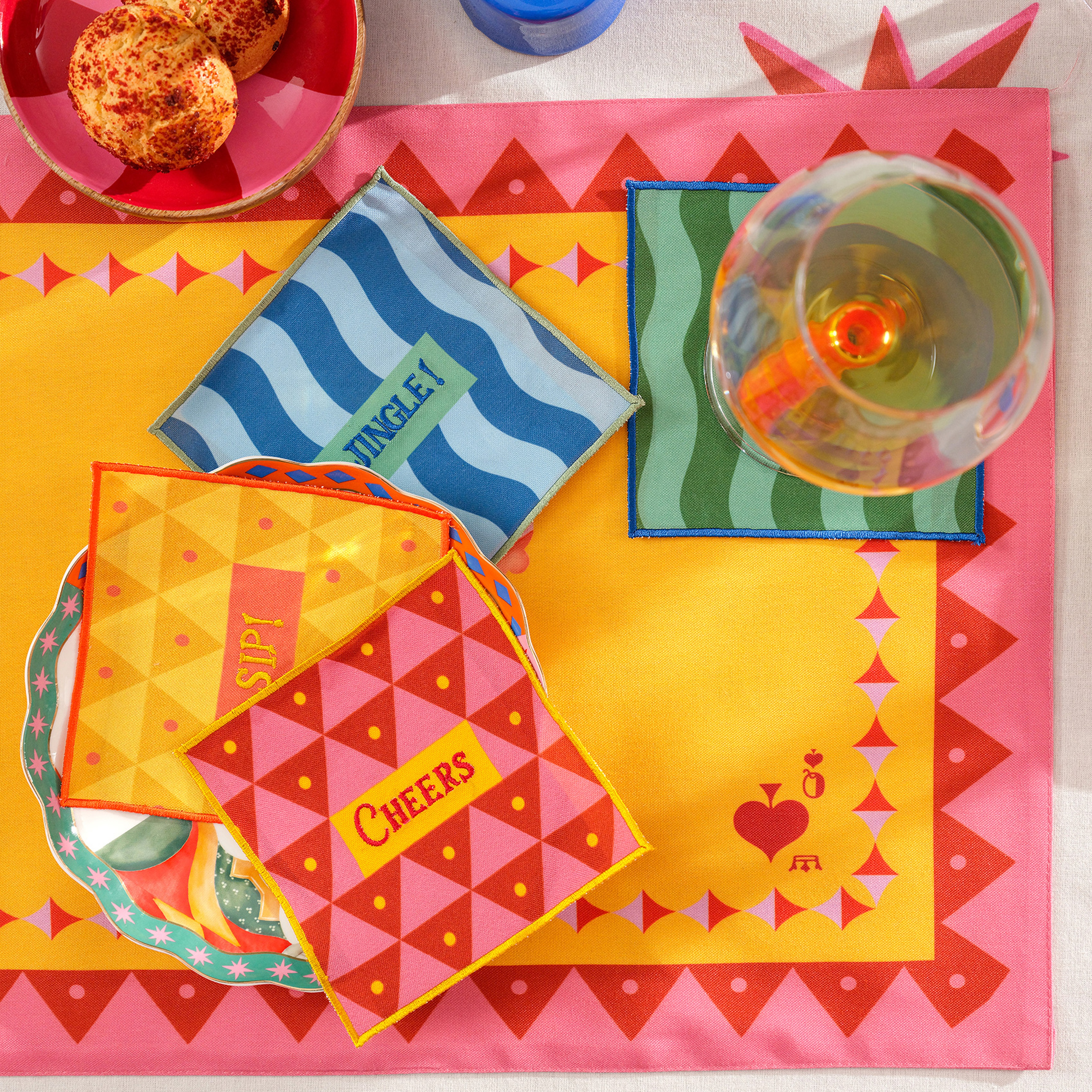 Nilüfer Dijital Baskılı Nakışlı Polyester Bardak Altlığı 13x13 Cm Renkli