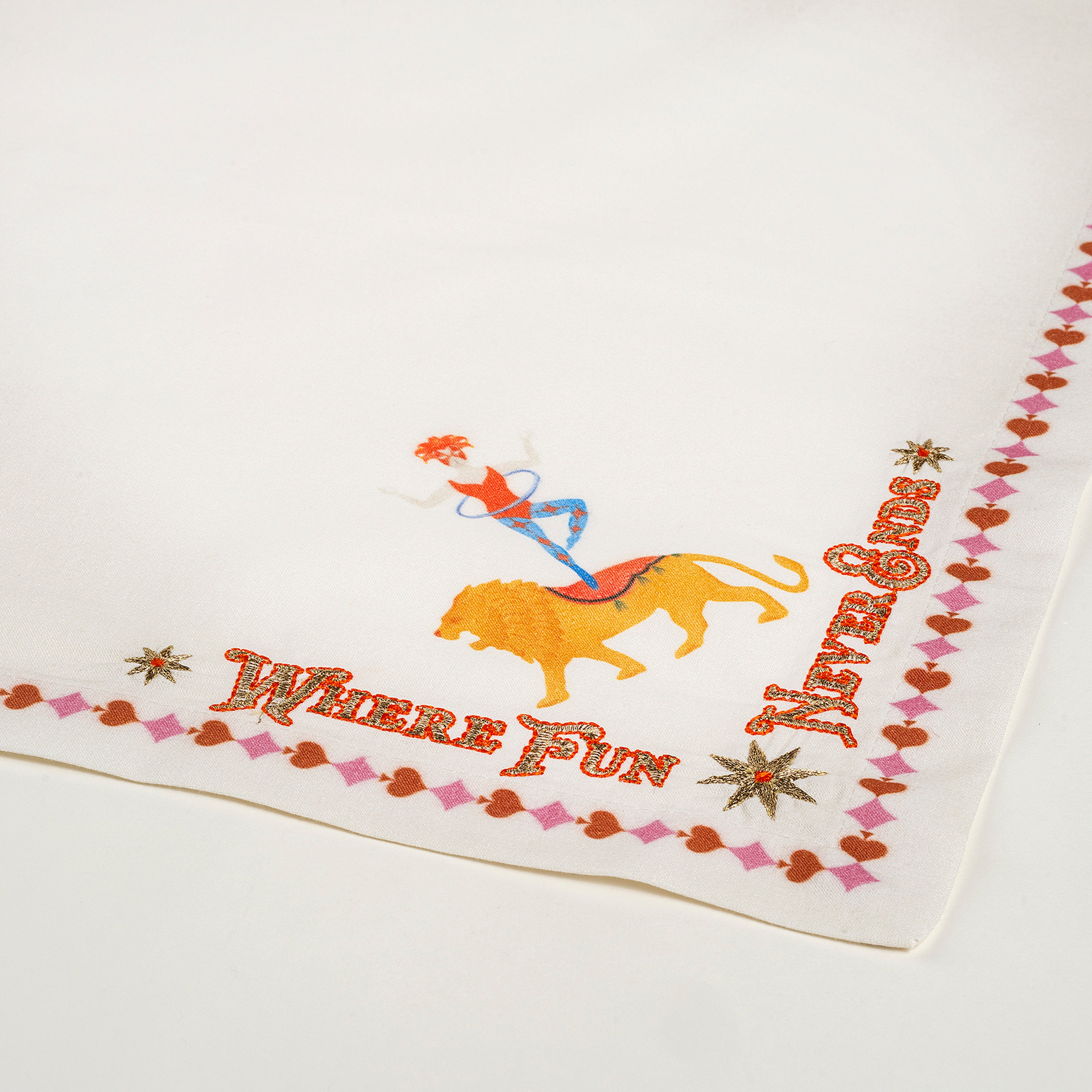 Nilüfer Dijital Baskılı Nakışlı Pamuk Peçete Seti 45x45 Cm Ekru - Kırmızı