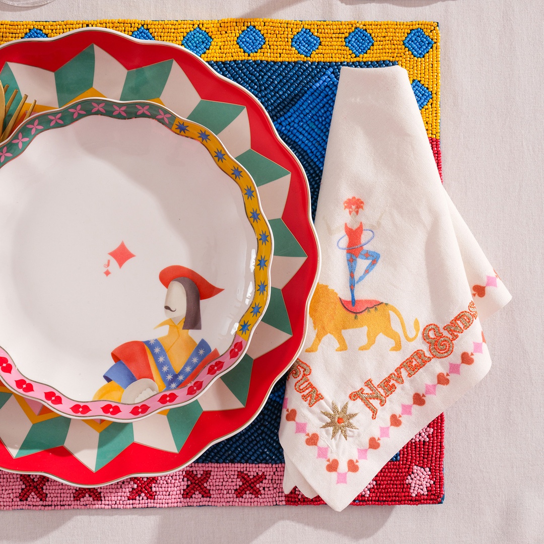 Nilüfer Dijital Baskılı Nakışlı Pamuk Peçete Seti 45x45 Cm Ekru - Kırmızı