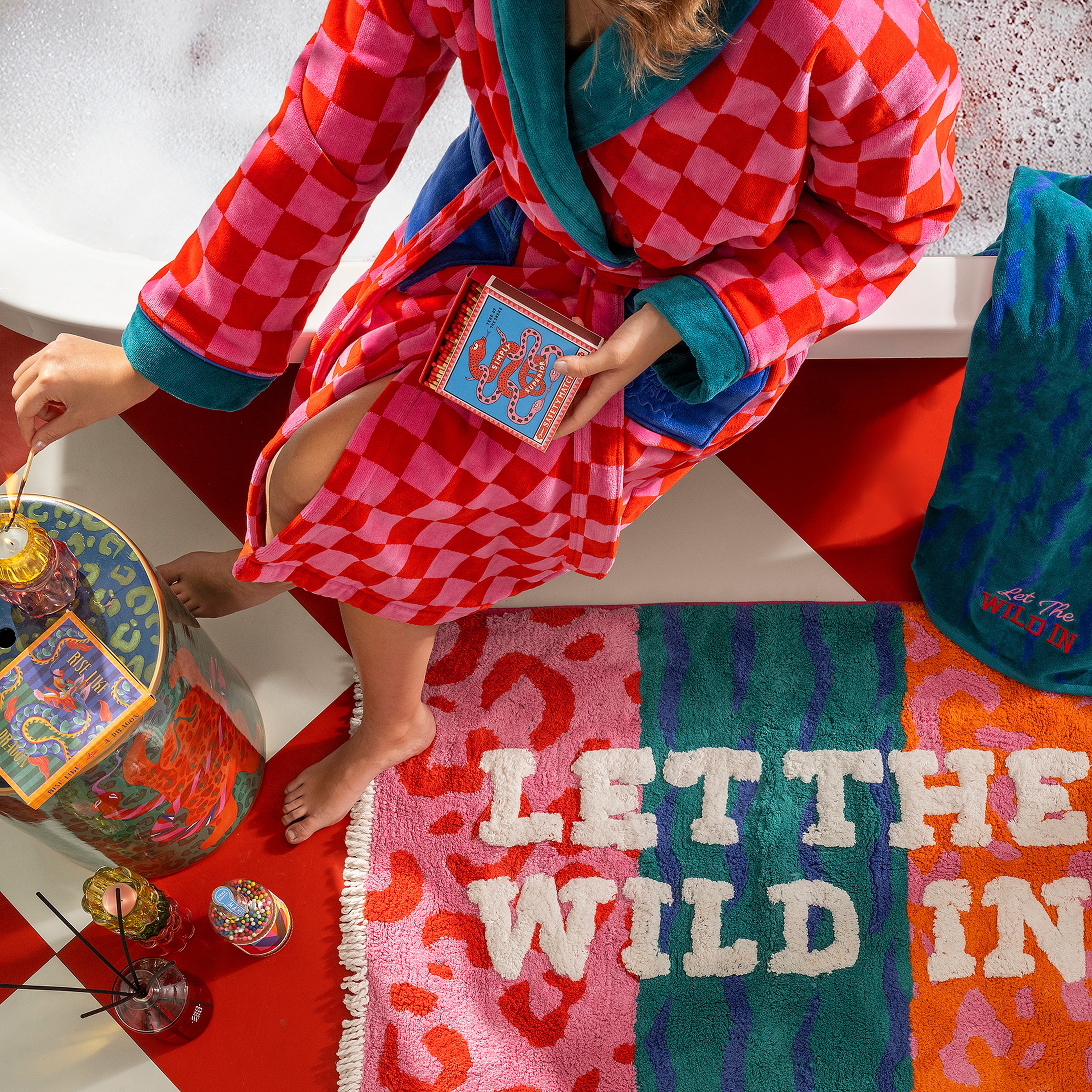 Tabea Nakışlı Kadife Pamuk Bornoz - Pembe - Kırmızı