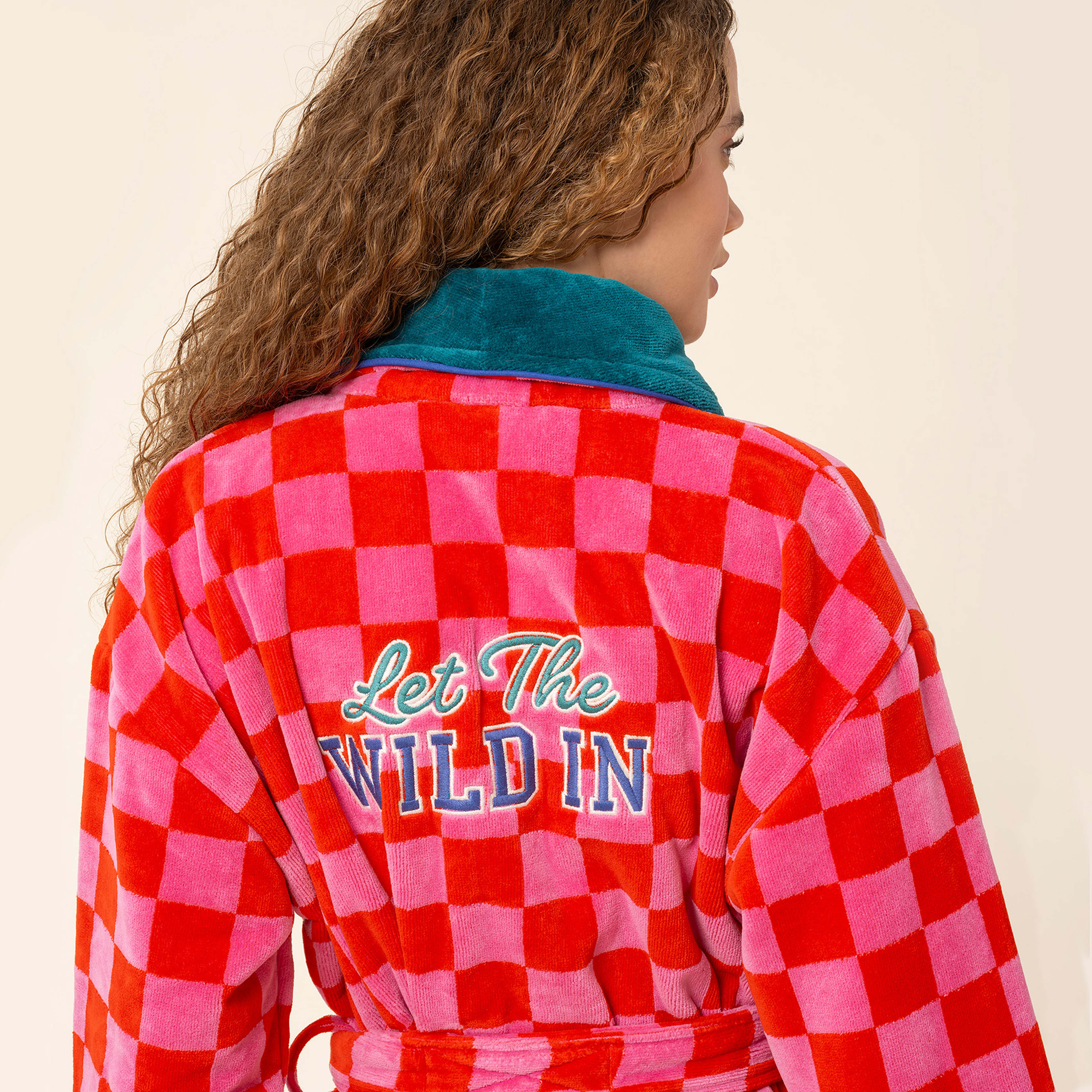 Tabea Nakışlı Kadife Pamuk Bornoz - Pembe - Kırmızı