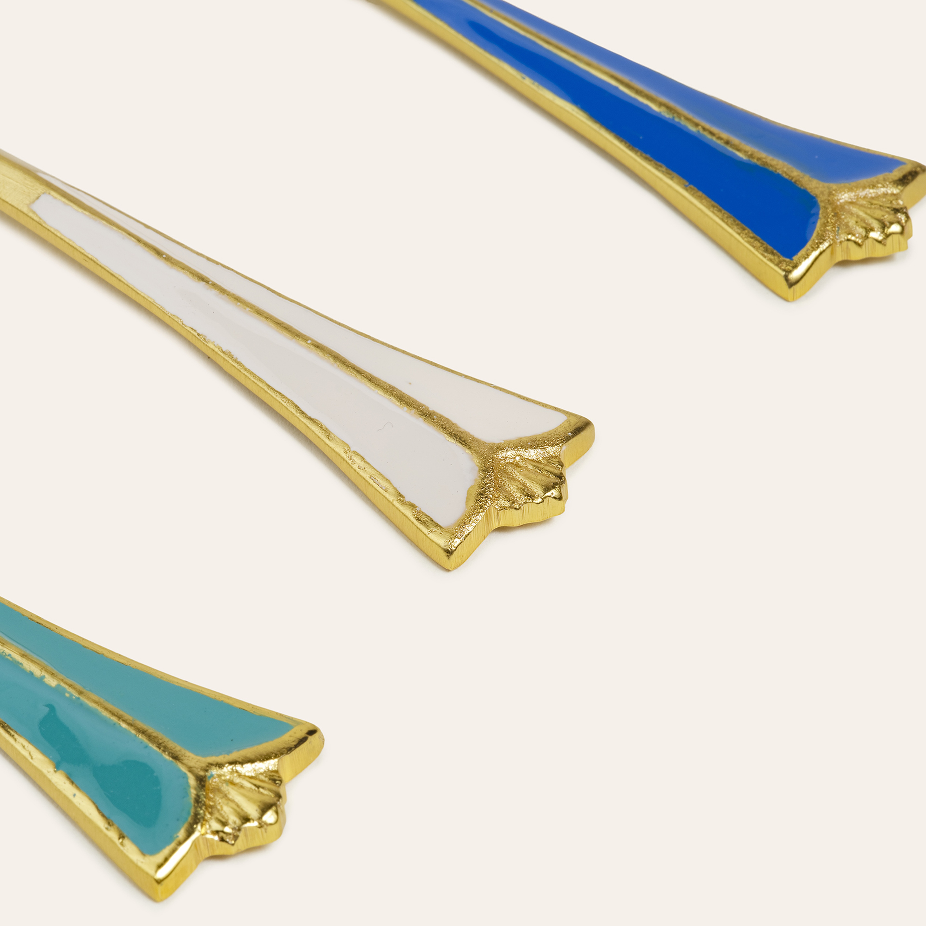 Tanda Çelik Servis Seti 20x5x1 Cm Altın - Renkli