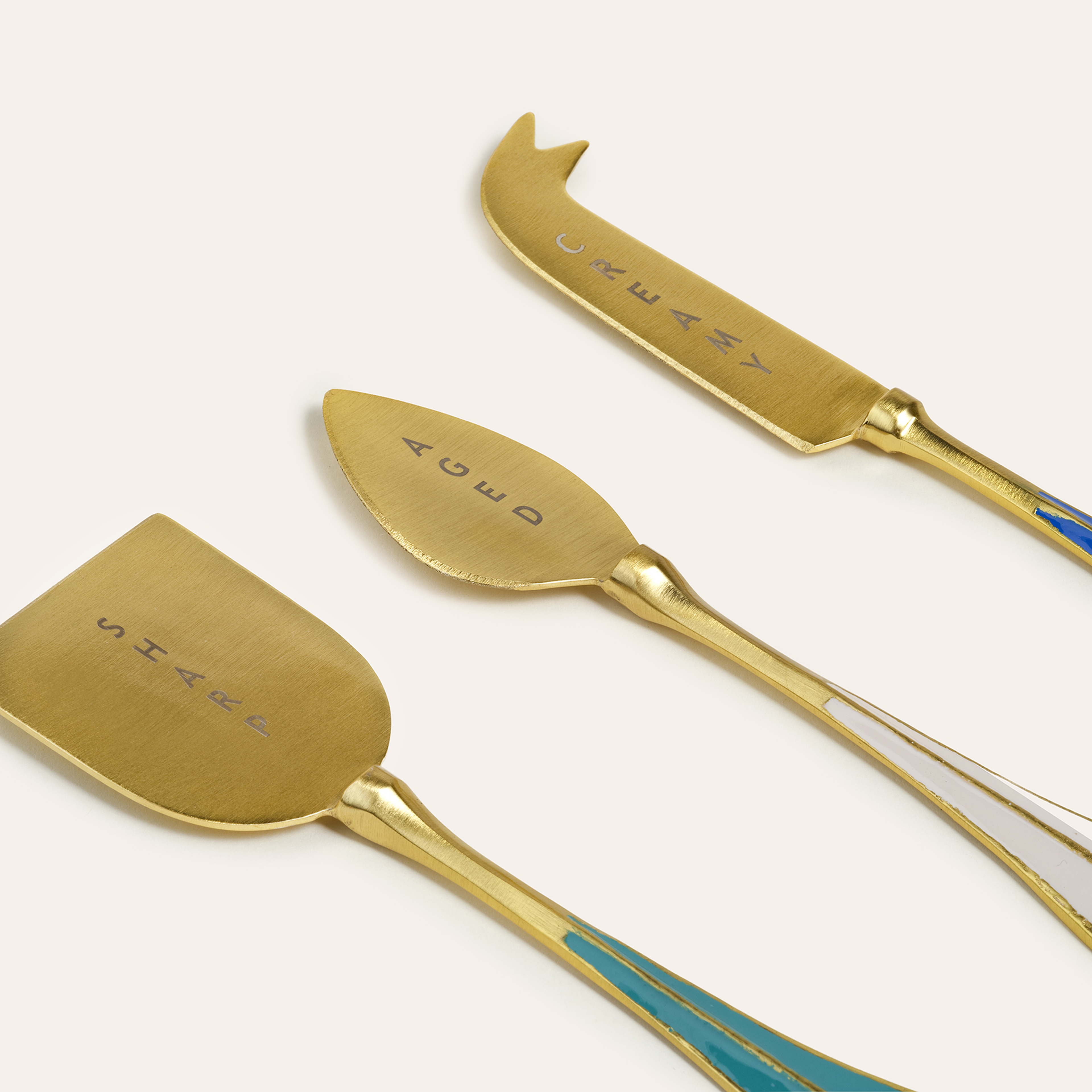 Tanda Çelik Servis Seti 20x5x1 Cm Altın - Renkli