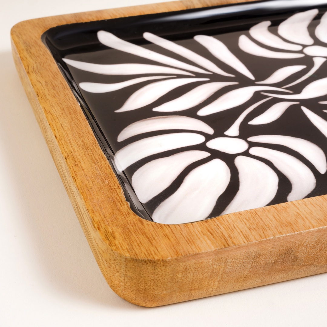 Lakrı Mango Ağacı Tepsi 20x20x2.5 Cm Siyah