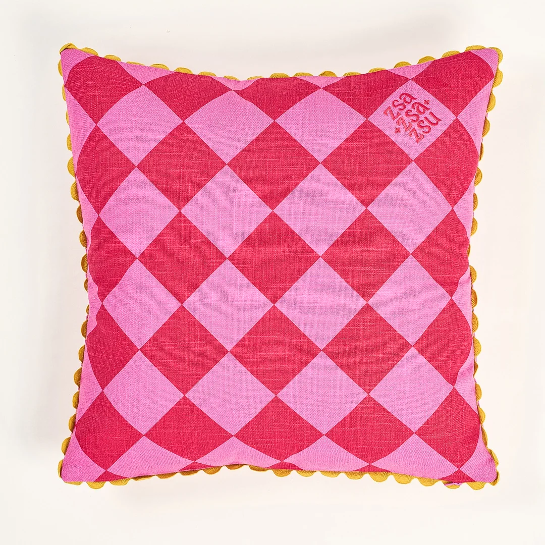 Hansı Dijital Baskılı Nakışlı Pamuk Dolgulu Kırlent 50x50 Cm Kırmızı - Pembe