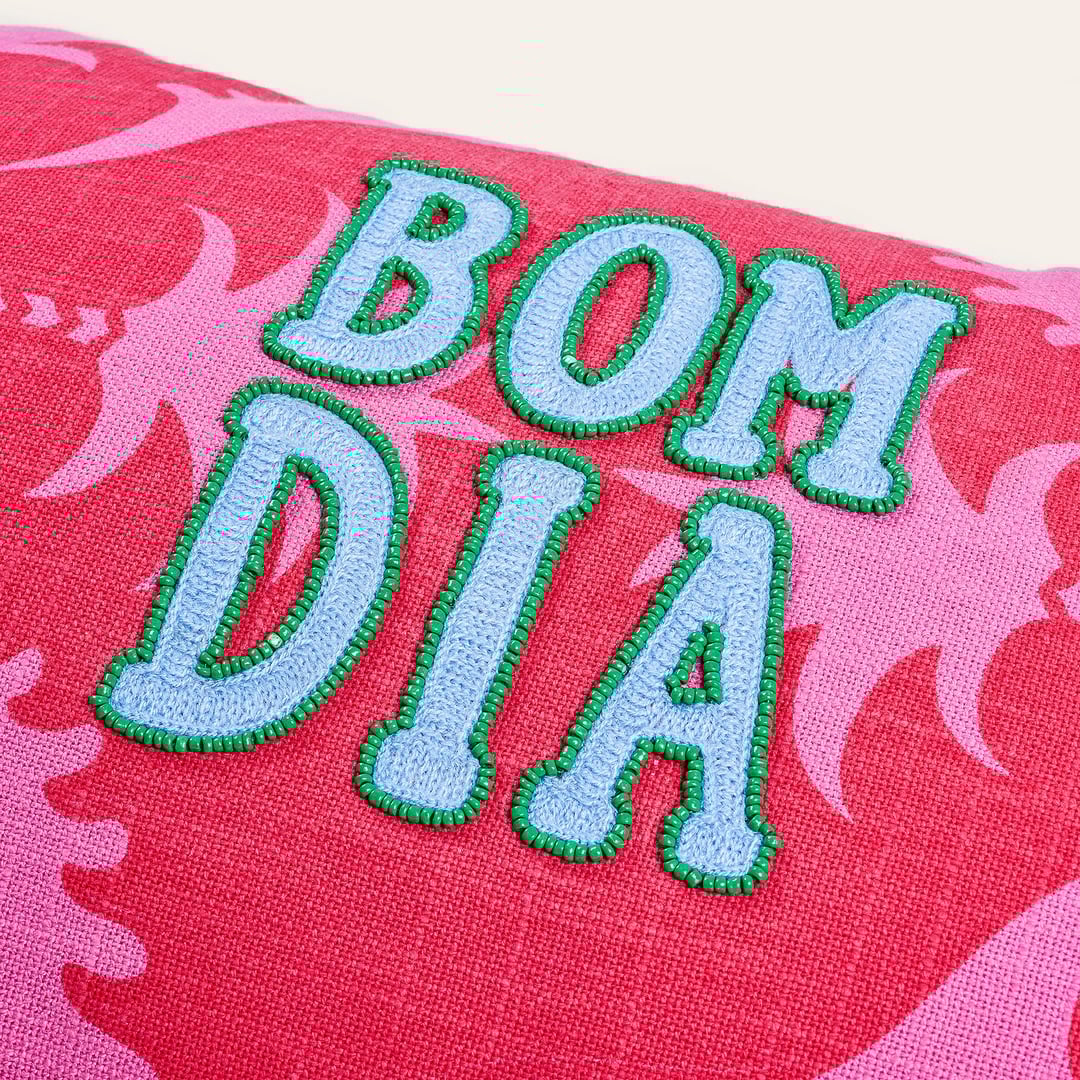 Hansı Dijital Baskılı Püsküllü Nakışlı Pamuk Dolgulu Kırlent 30x55 Cm Kırmızı - Pembe