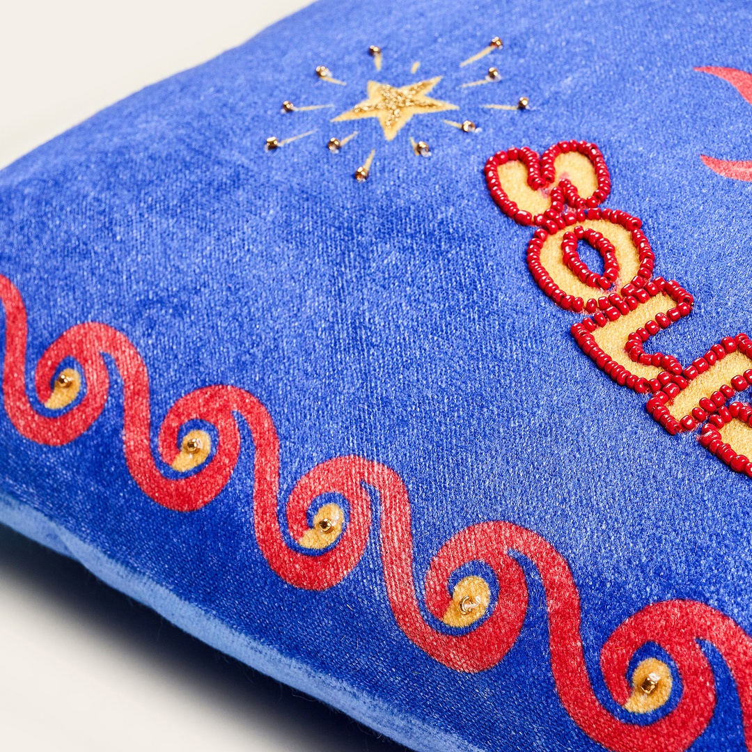 Ghunı Püsküllü Nakışlı Viskon Dolgulu Kırlent 30x55 Cm Koyu Mavi